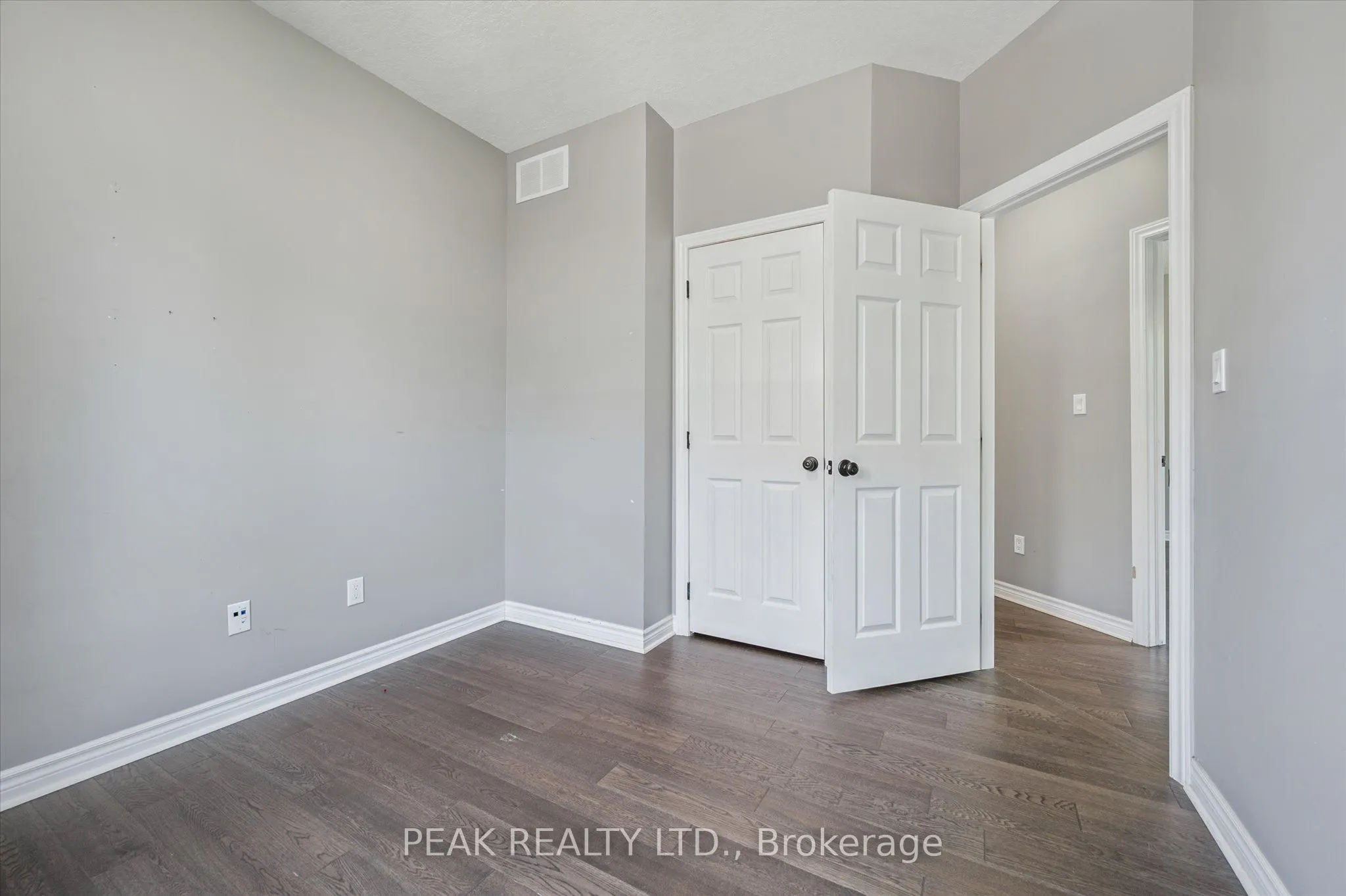 22 Ann Street S