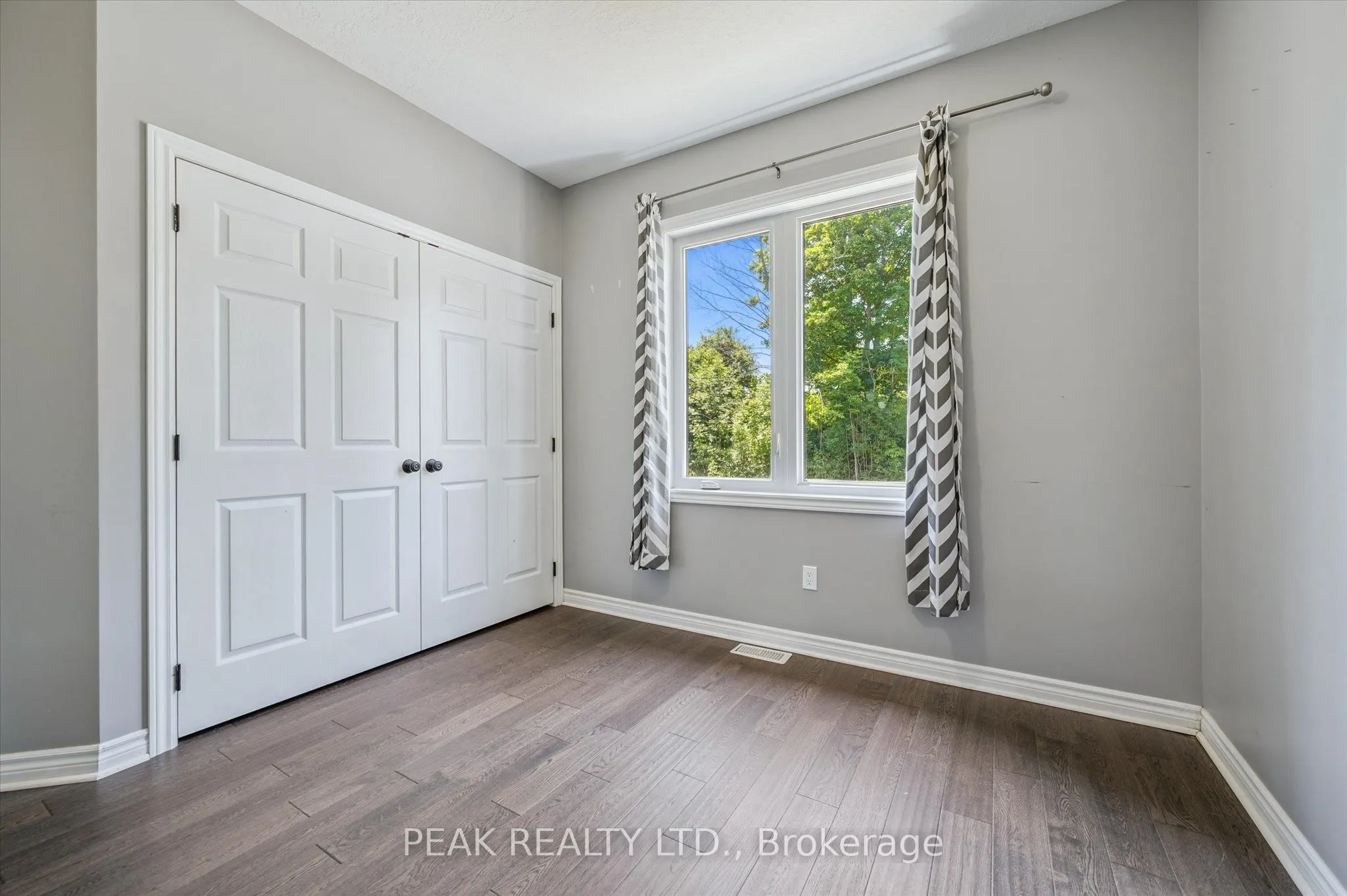 22 Ann Street S