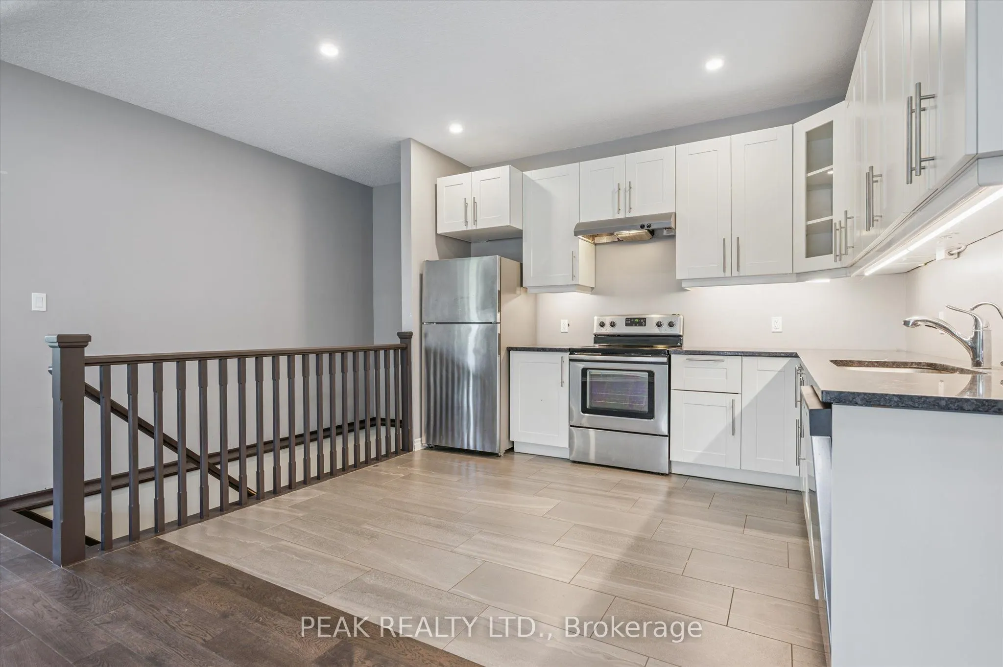 22 Ann Street S