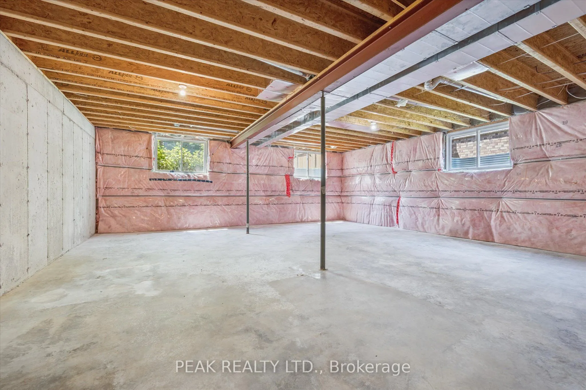 22 Ann Street S