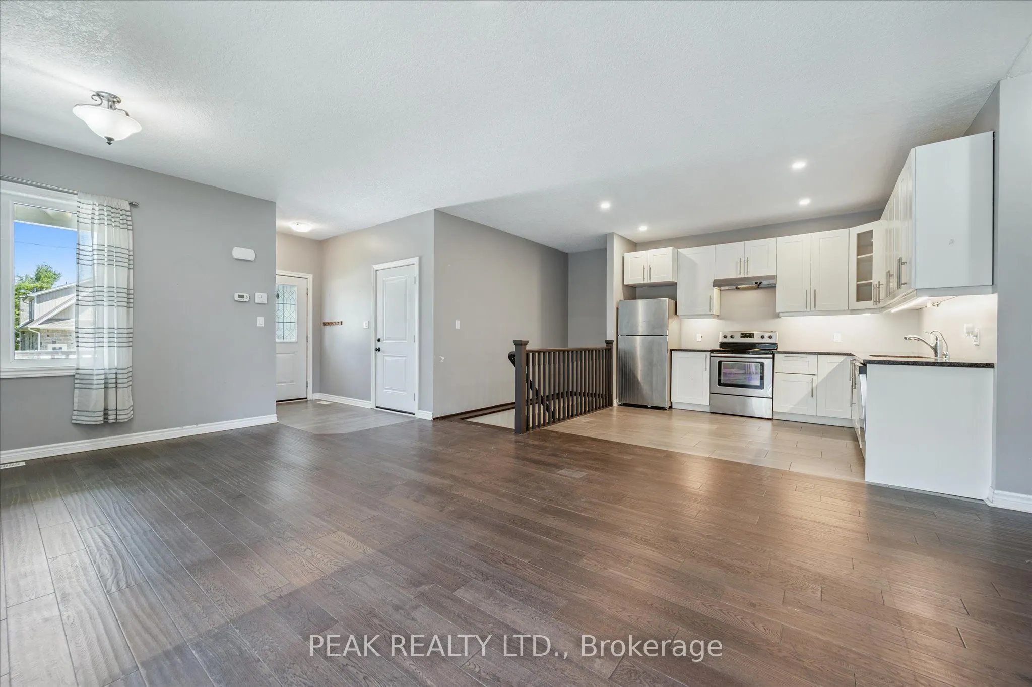 22 Ann Street S