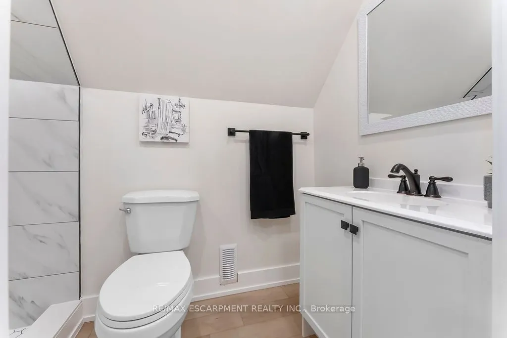 272 East 15th Street