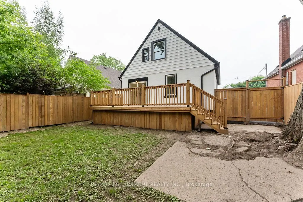 272 East 15th Street