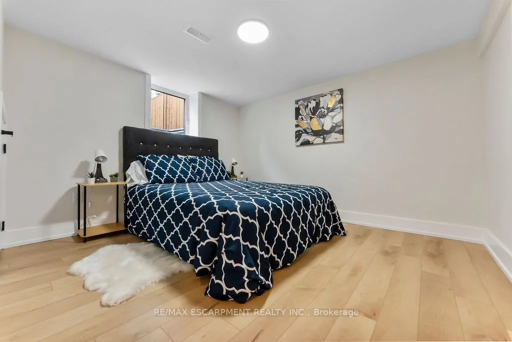 272 East 15th Street