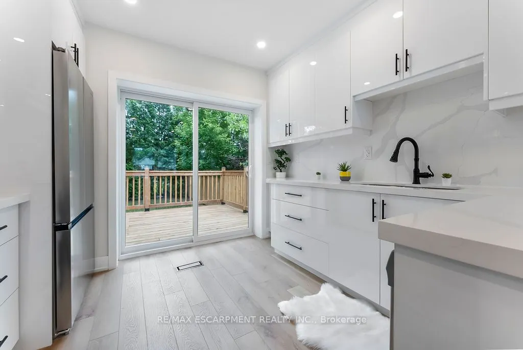 272 East 15th Street