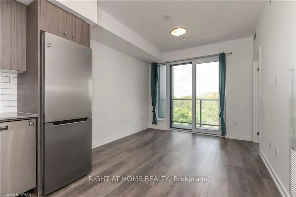 15 Wellington Street S, #610