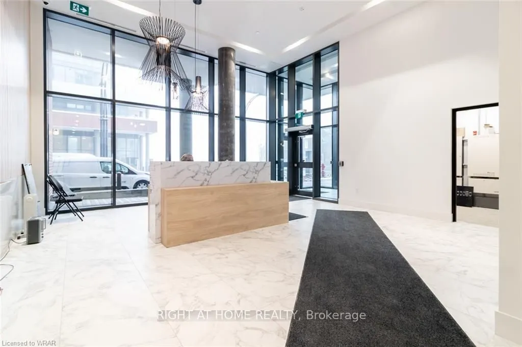 15 Wellington Street S, #610