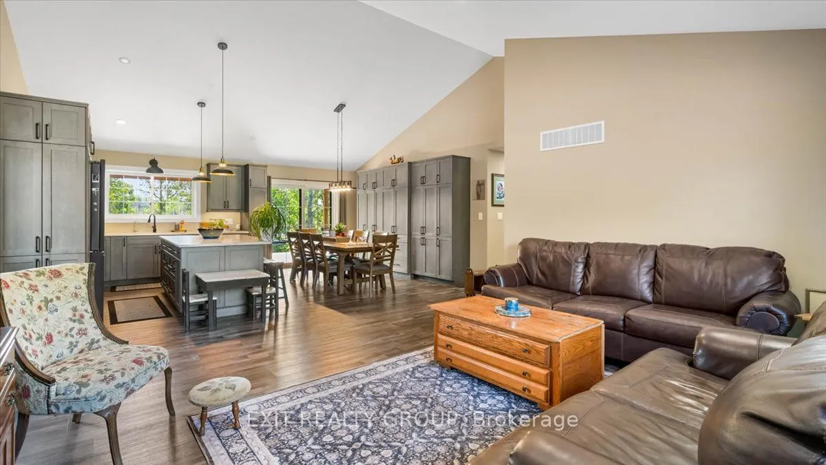 32 Marble Court