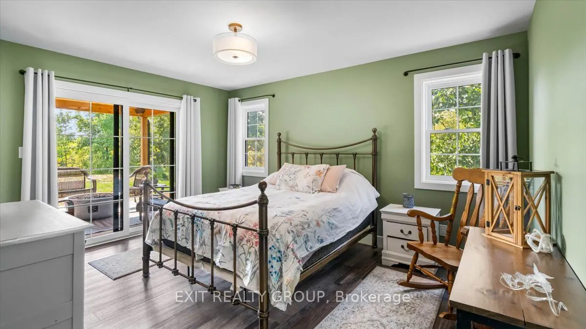32 Marble Court