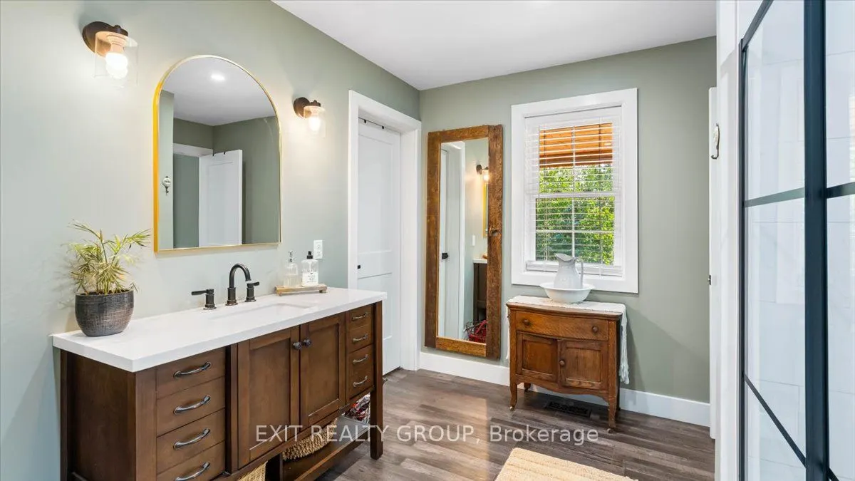 32 Marble Court