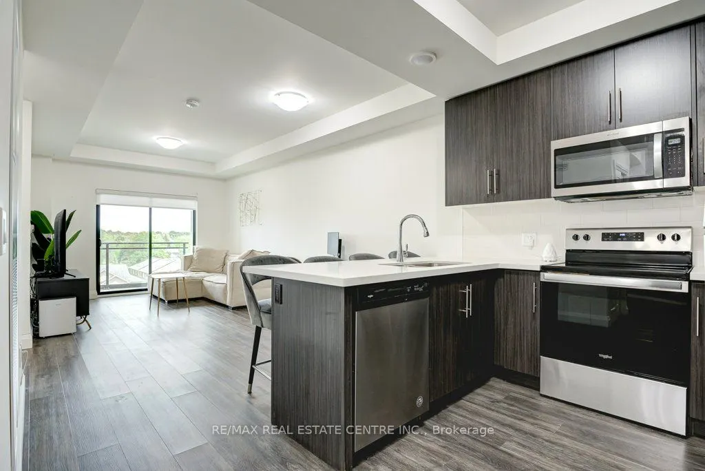 30 Hamilton Street S, #407