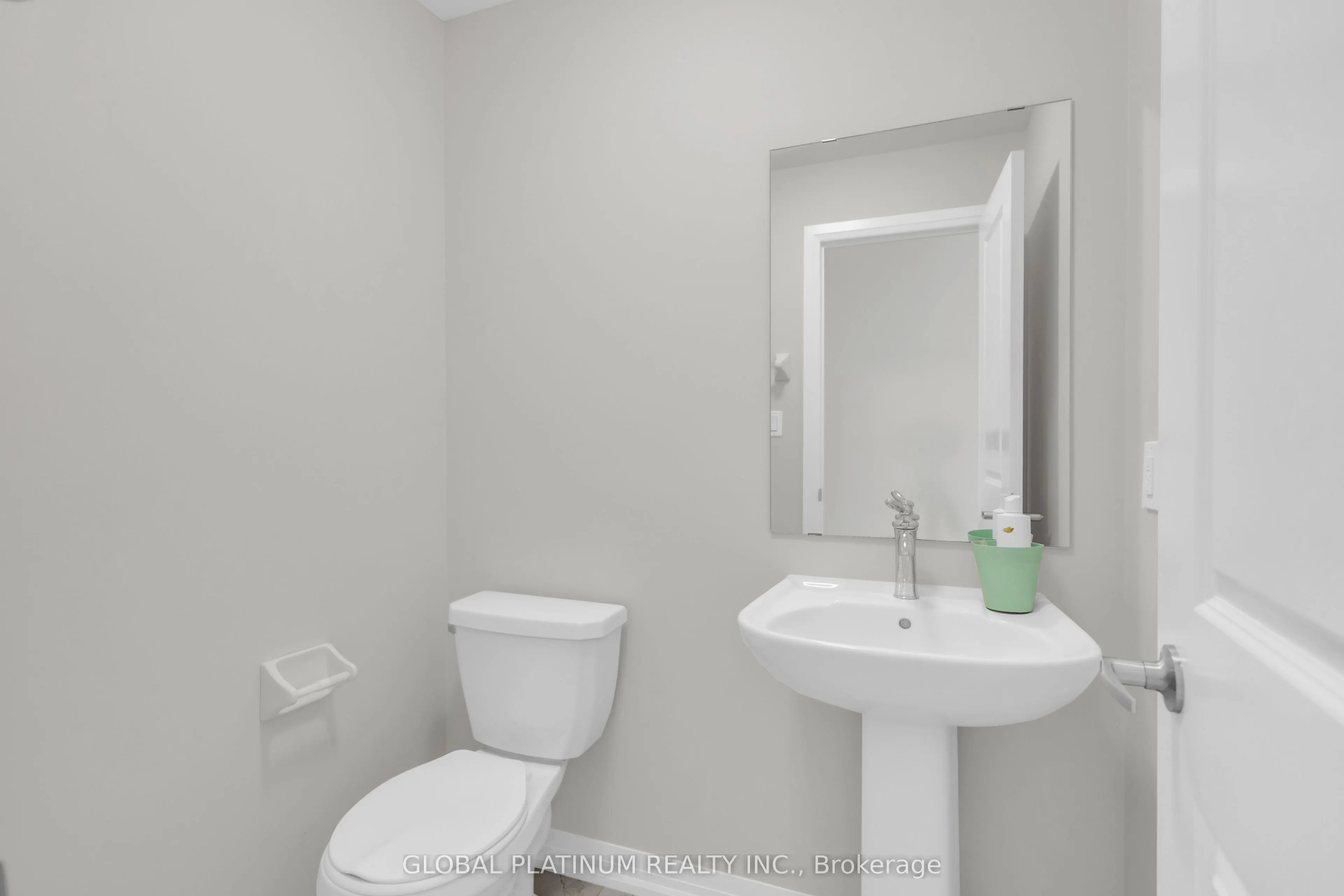 15 Blacklock Street, #17