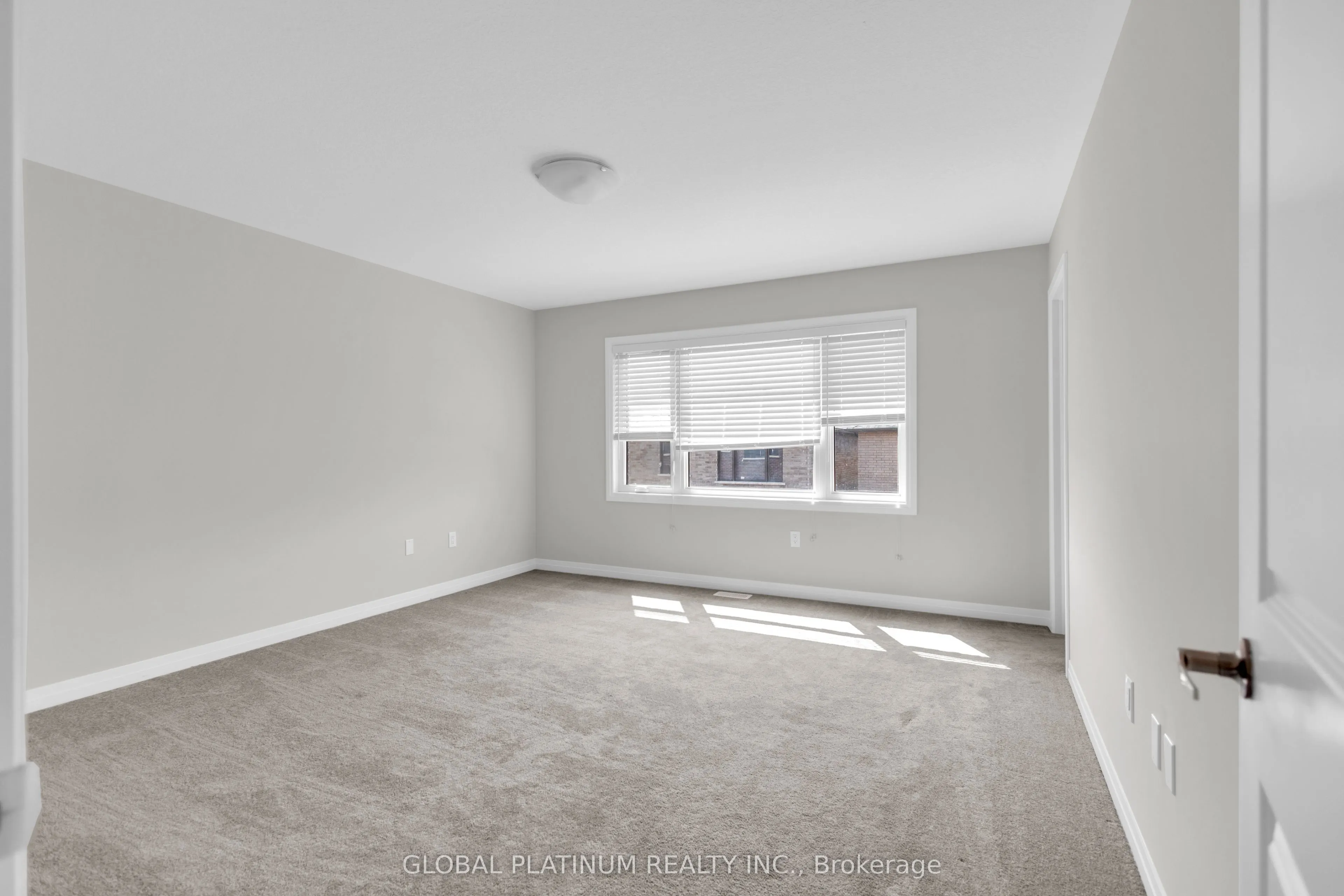 15 Blacklock Street, #17