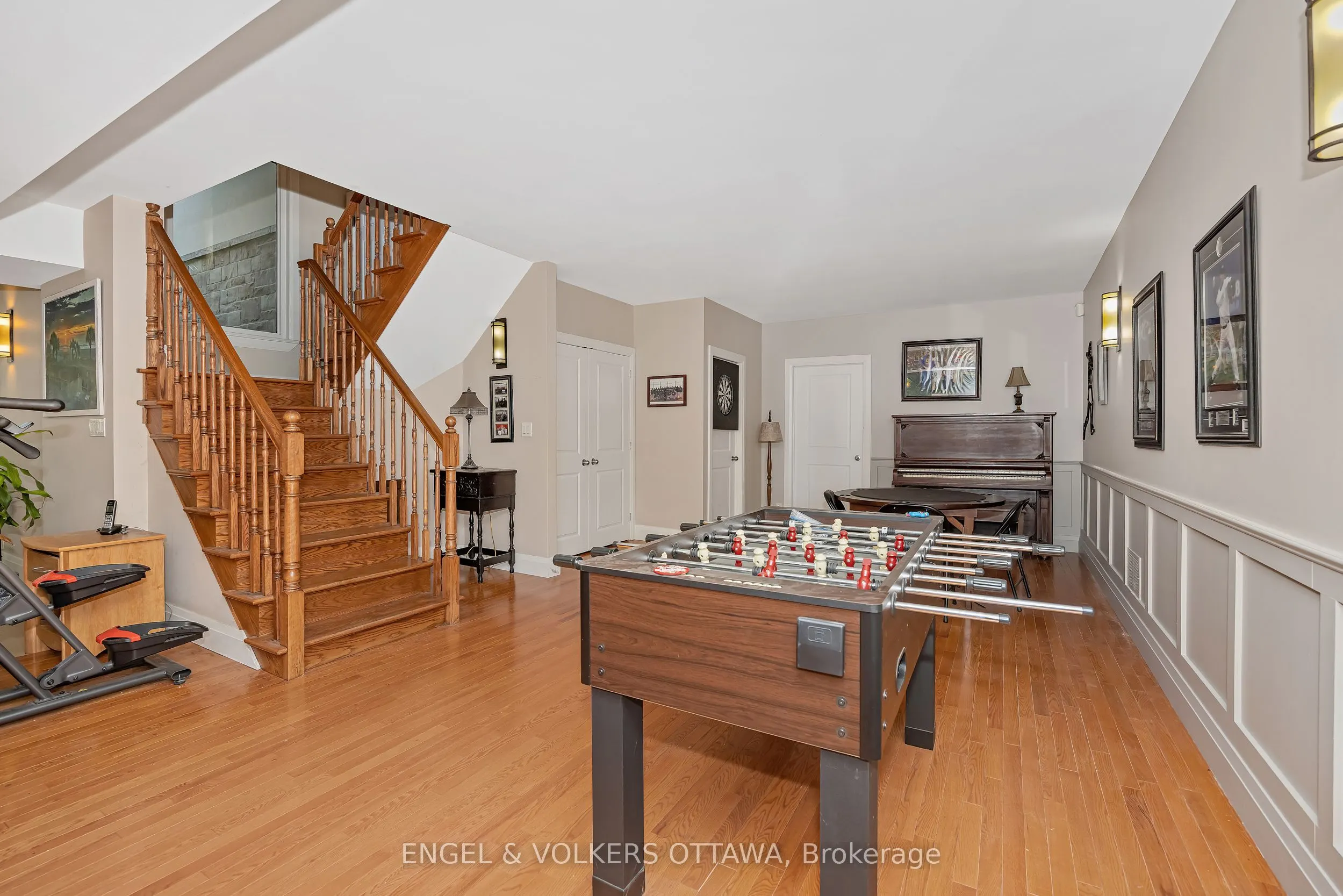 1836 Whitemarsh Crescent