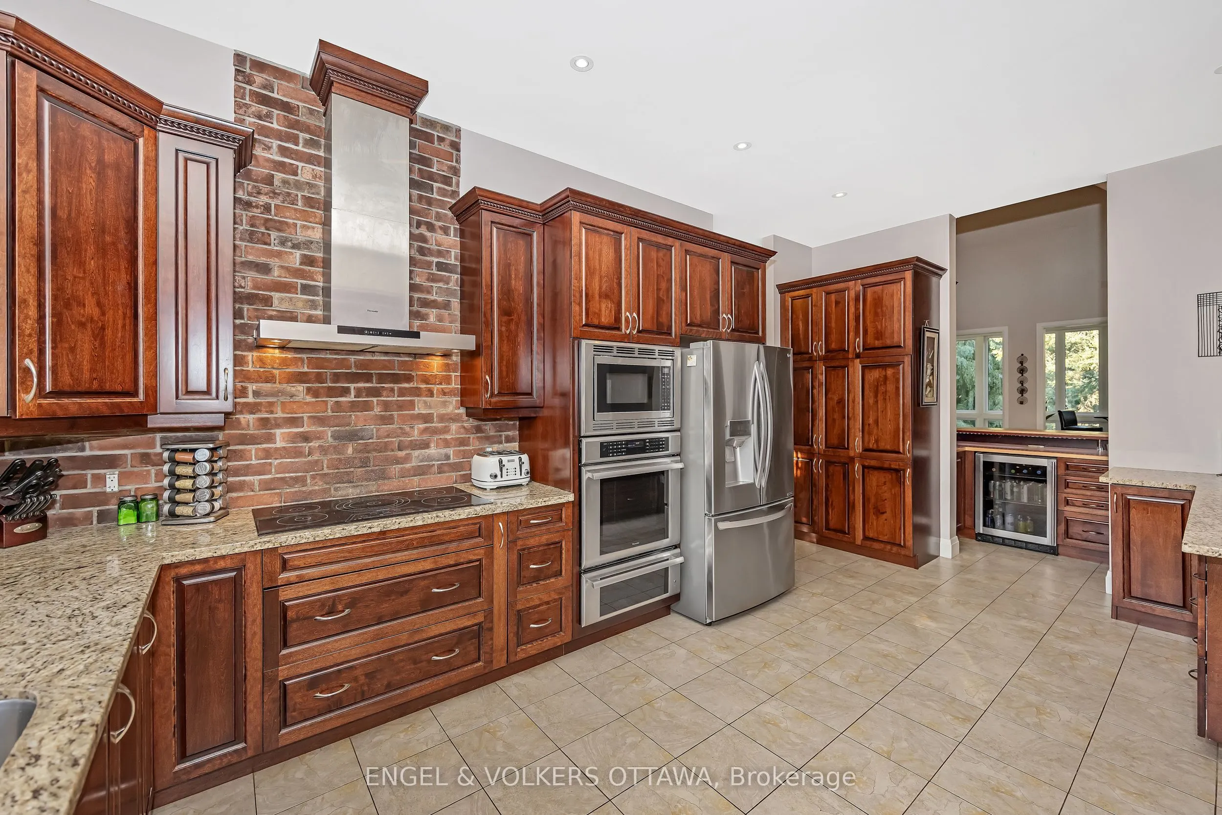 1836 Whitemarsh Crescent