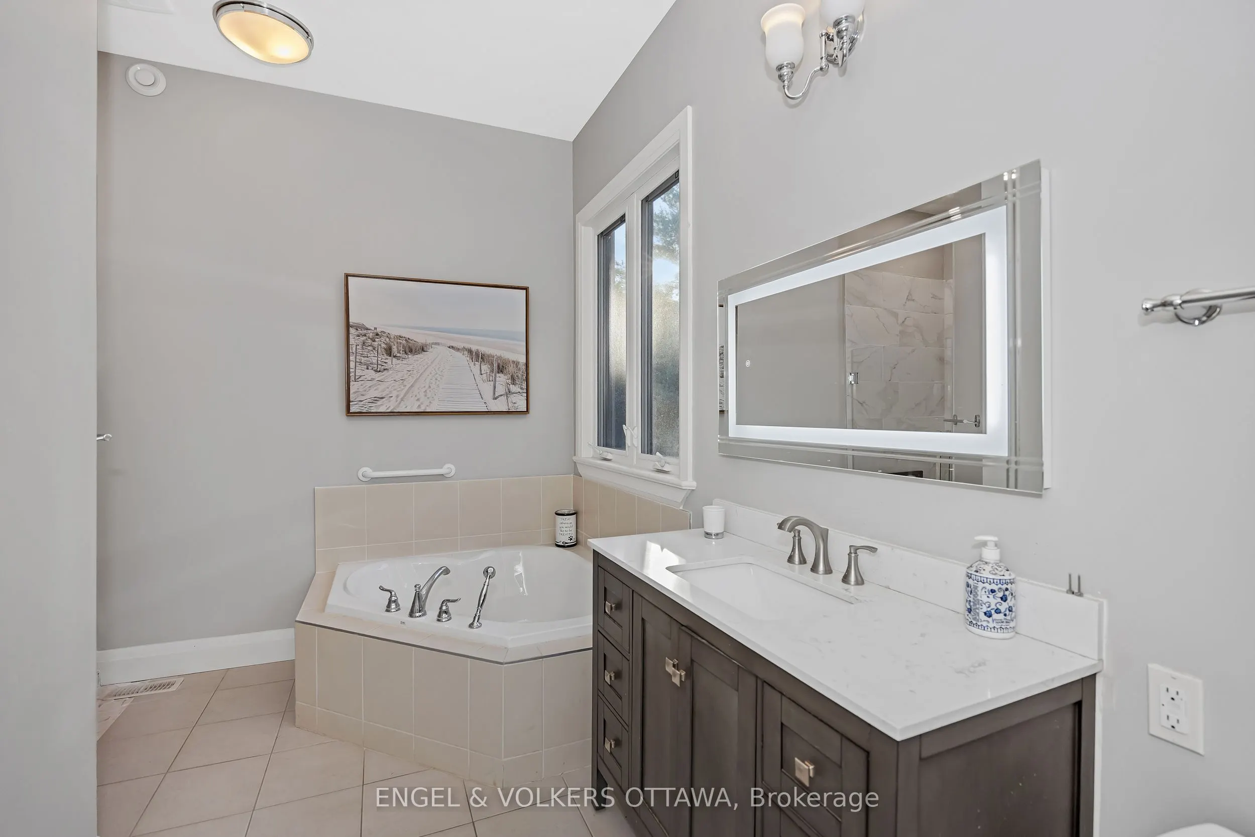 1836 Whitemarsh Crescent