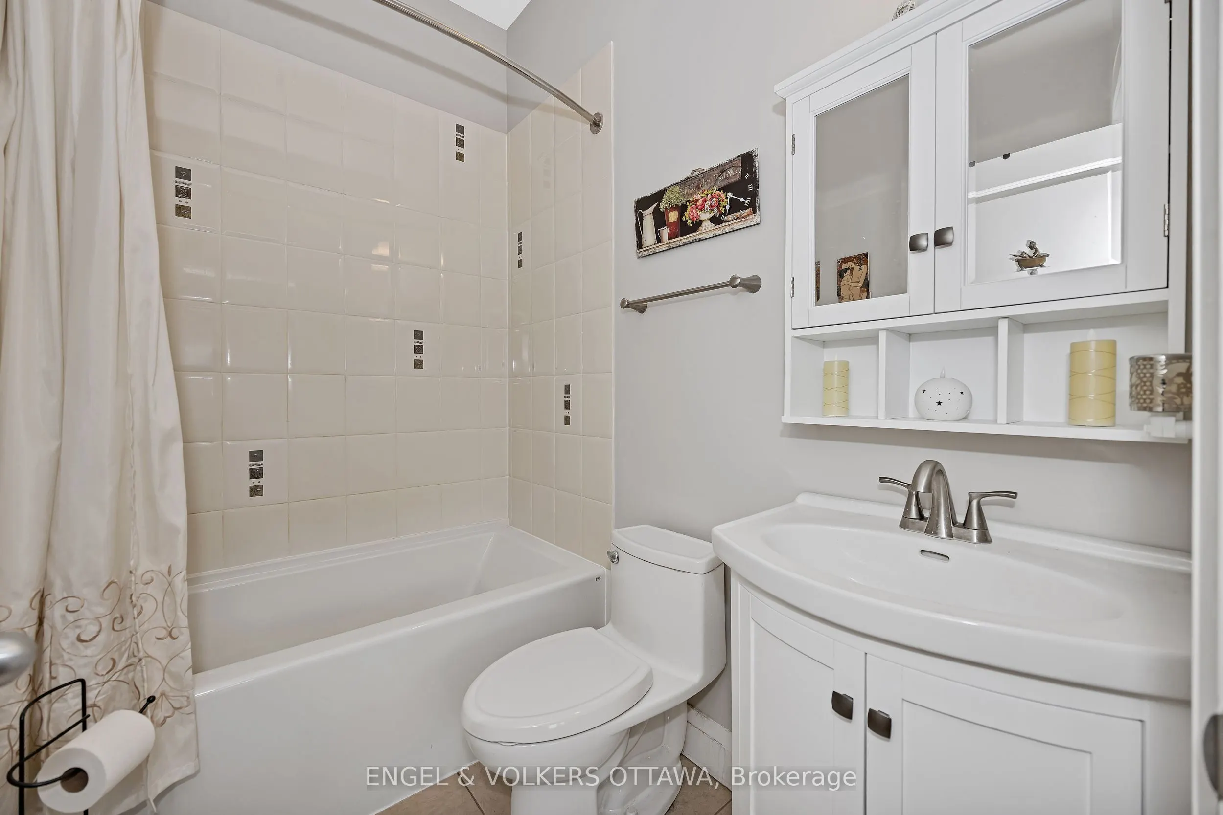 1836 Whitemarsh Crescent