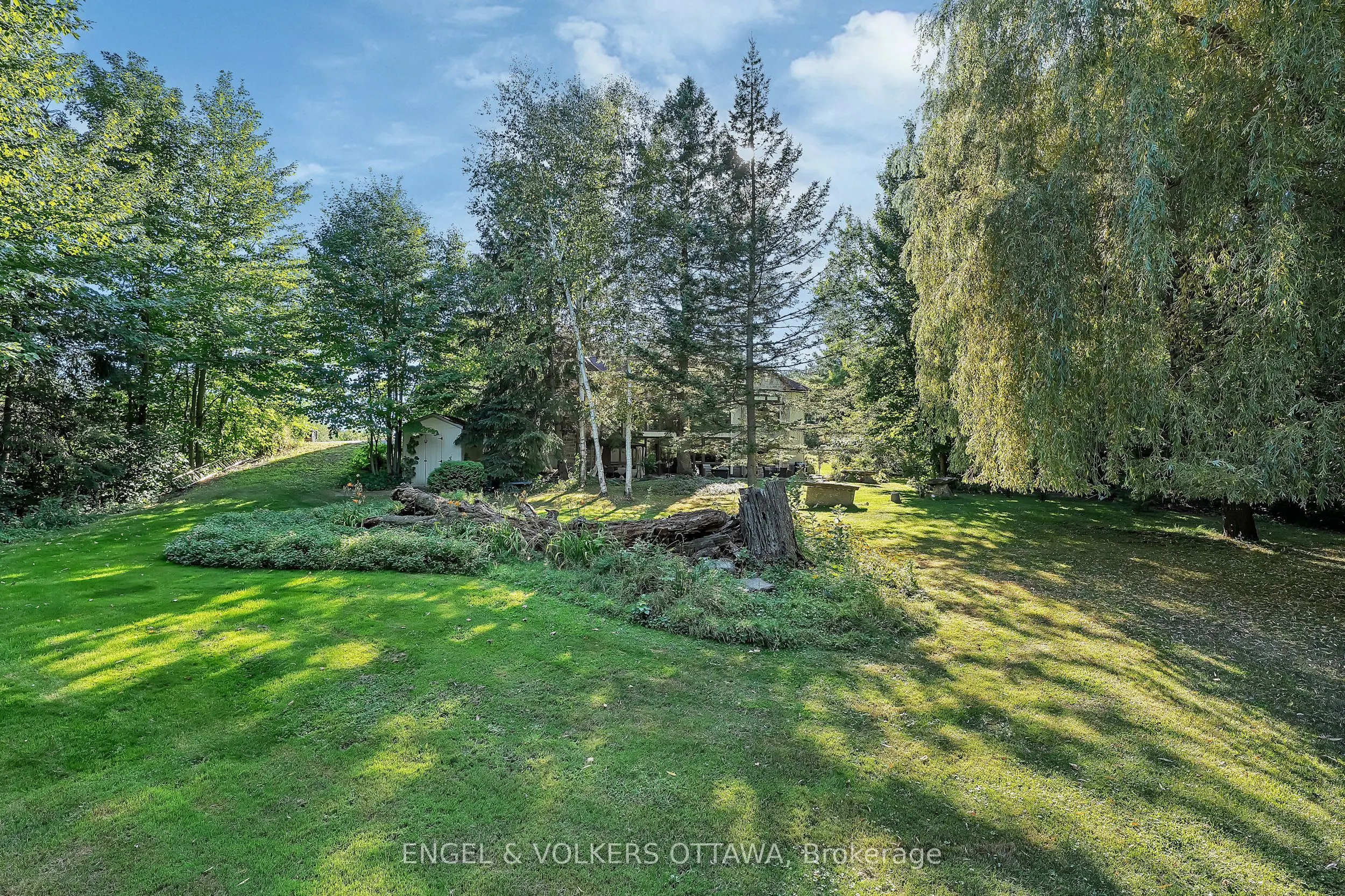 1836 Whitemarsh Crescent