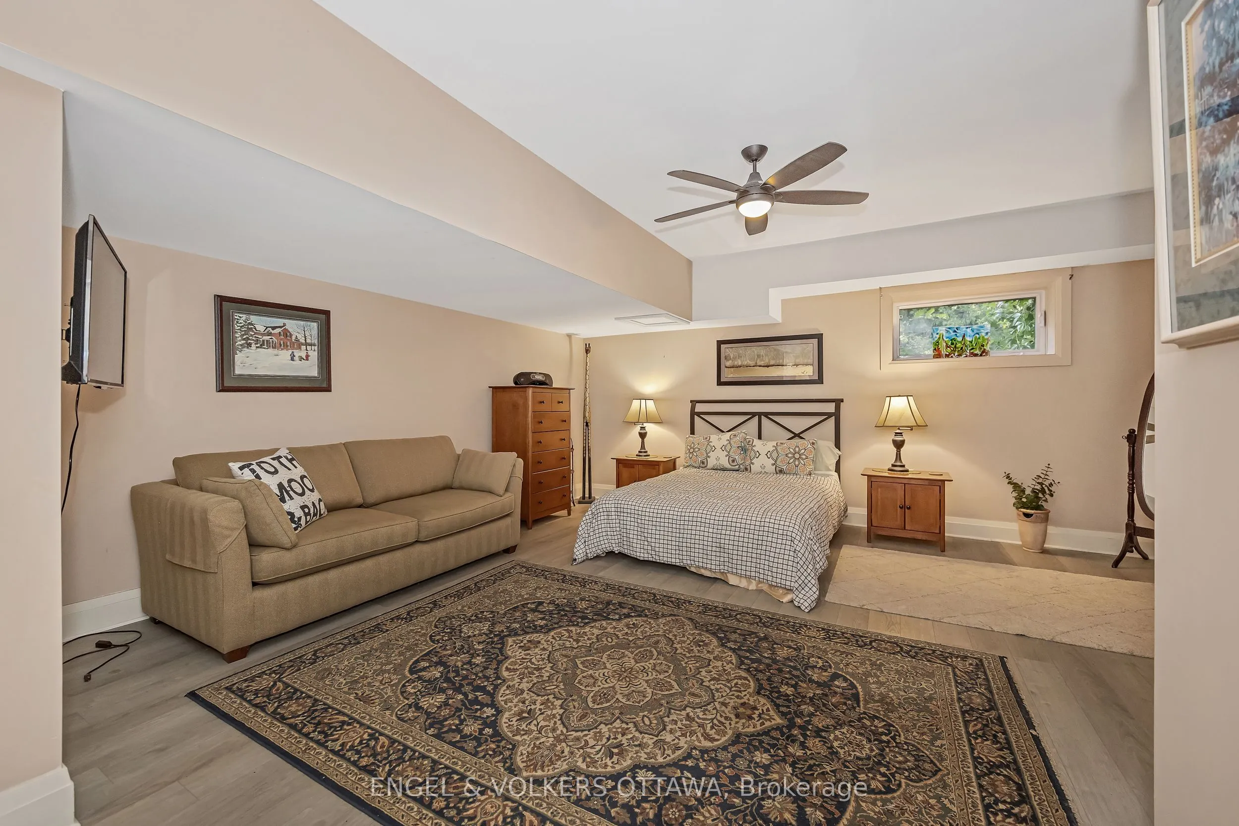 1836 Whitemarsh Crescent