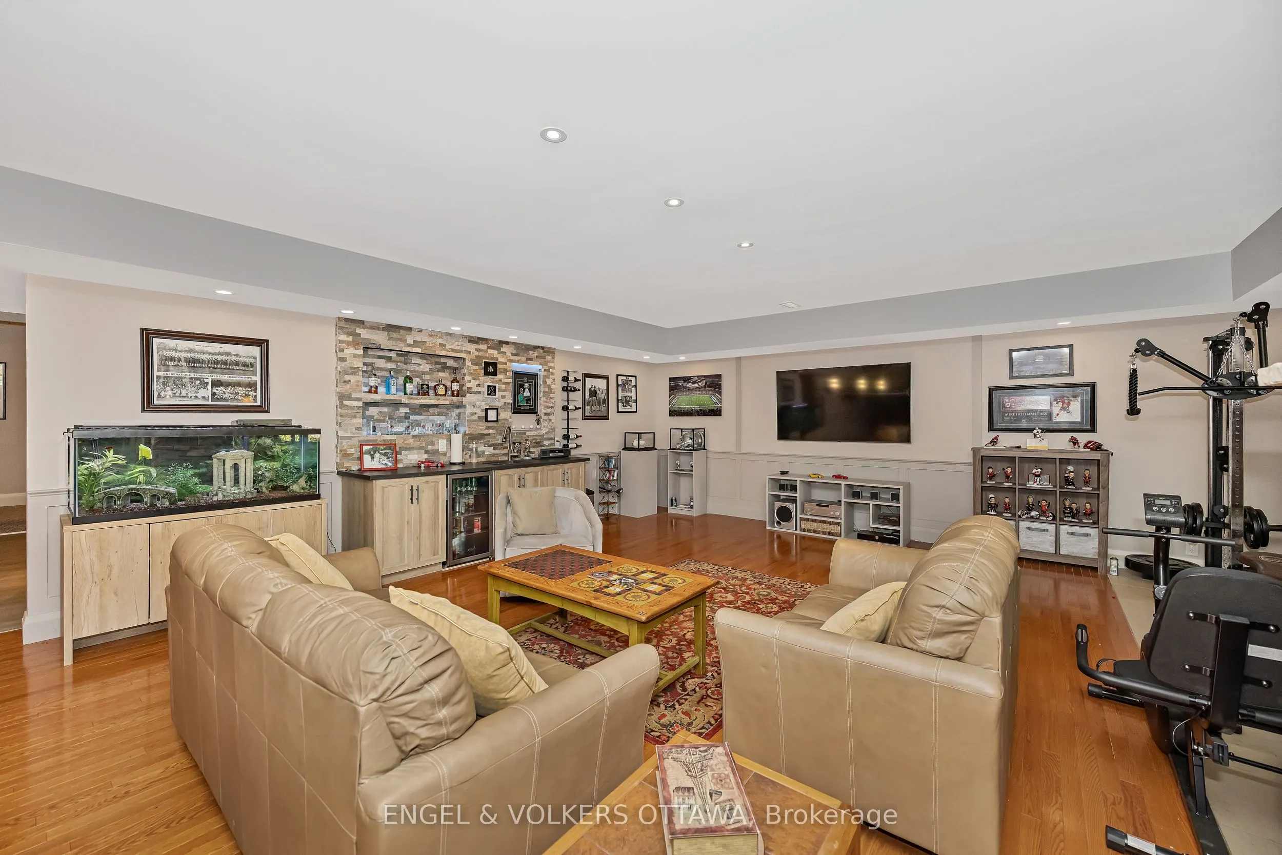 1836 Whitemarsh Crescent