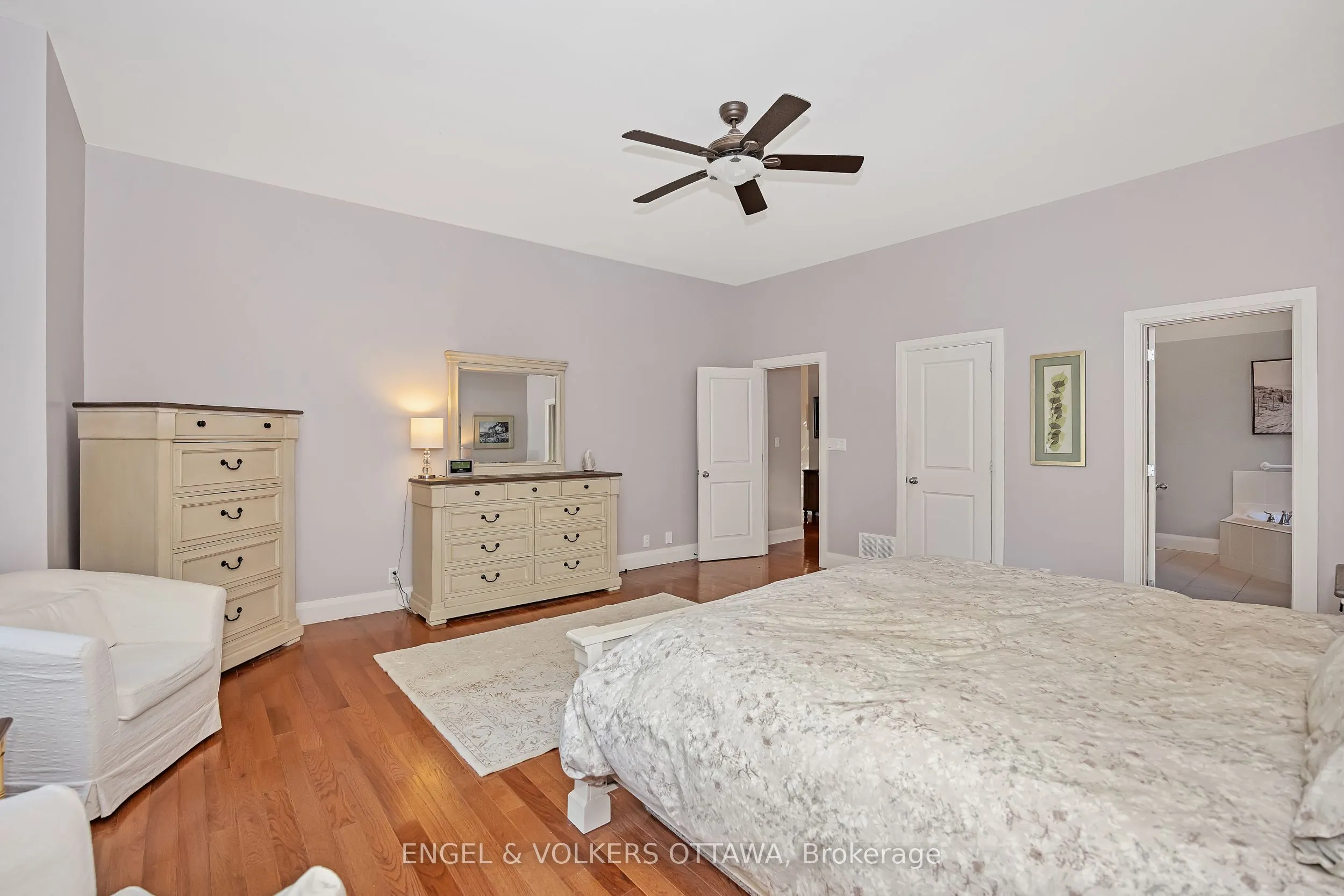 1836 Whitemarsh Crescent
