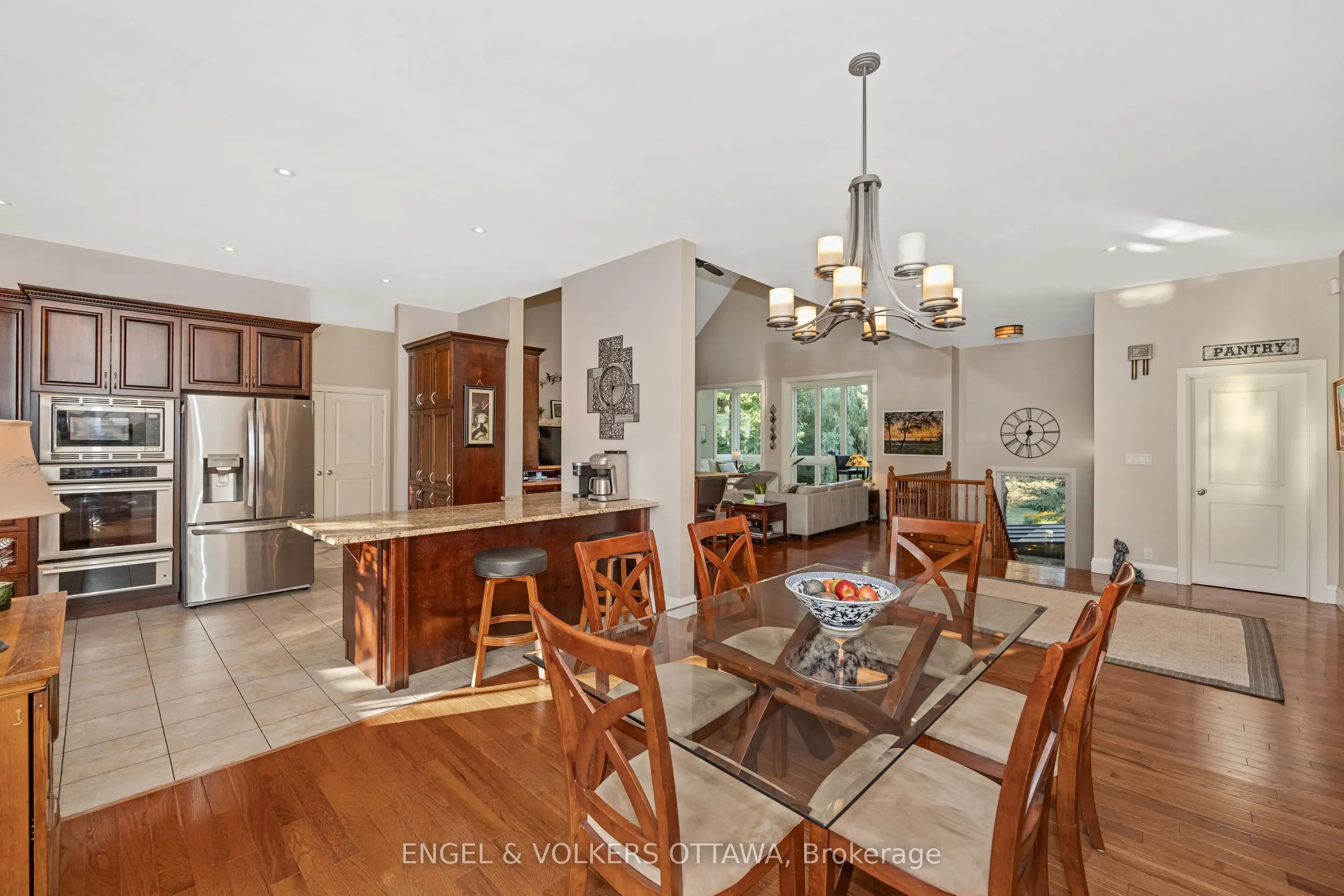 1836 Whitemarsh Crescent