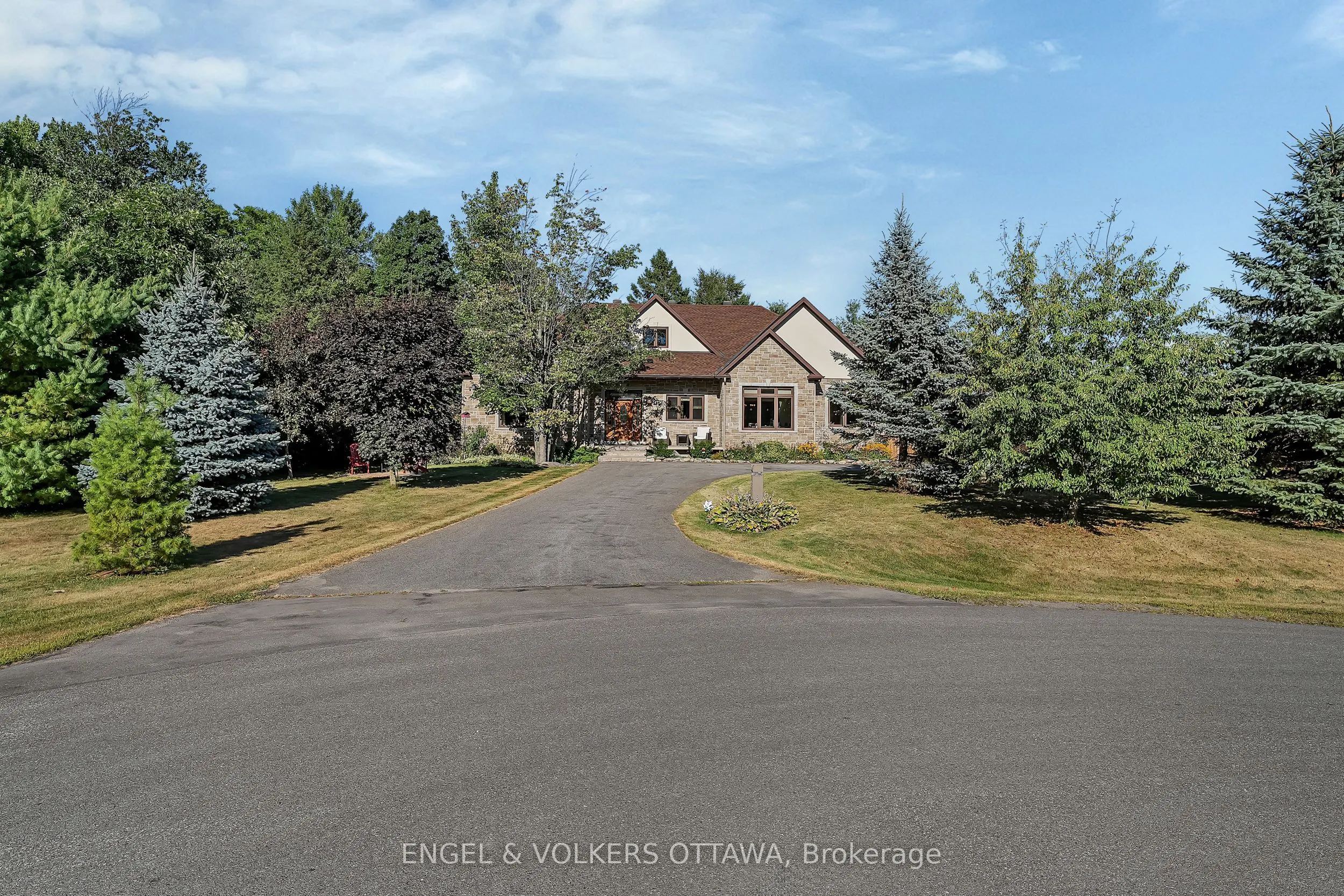 1836 Whitemarsh Crescent