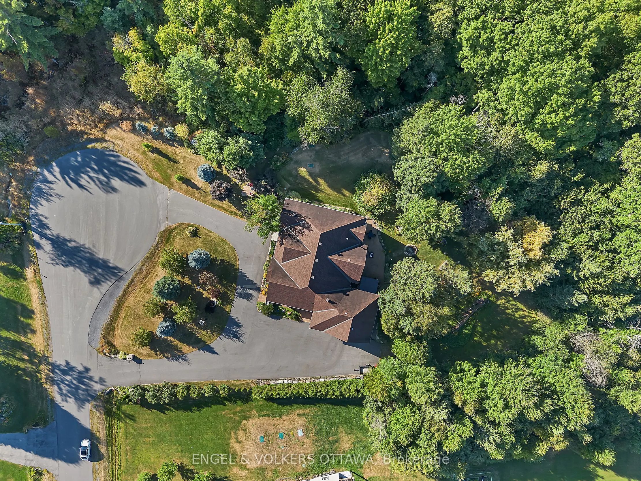 1836 Whitemarsh Crescent