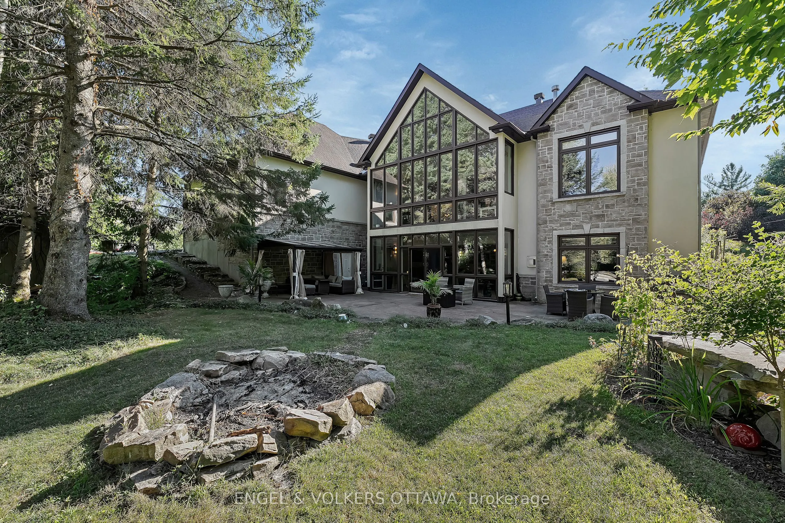 1836 Whitemarsh Crescent