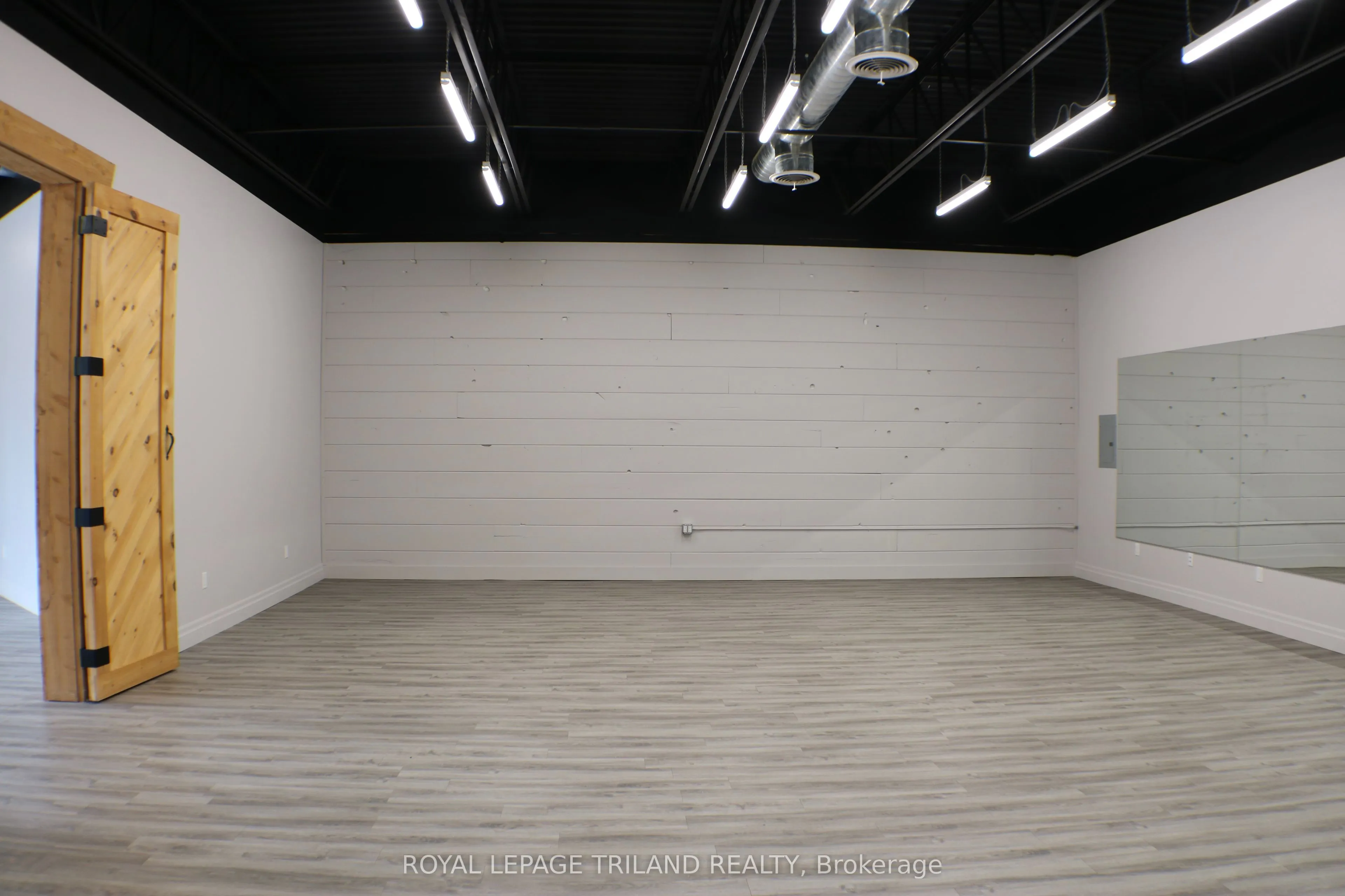 613 Talbot Street, #102-103