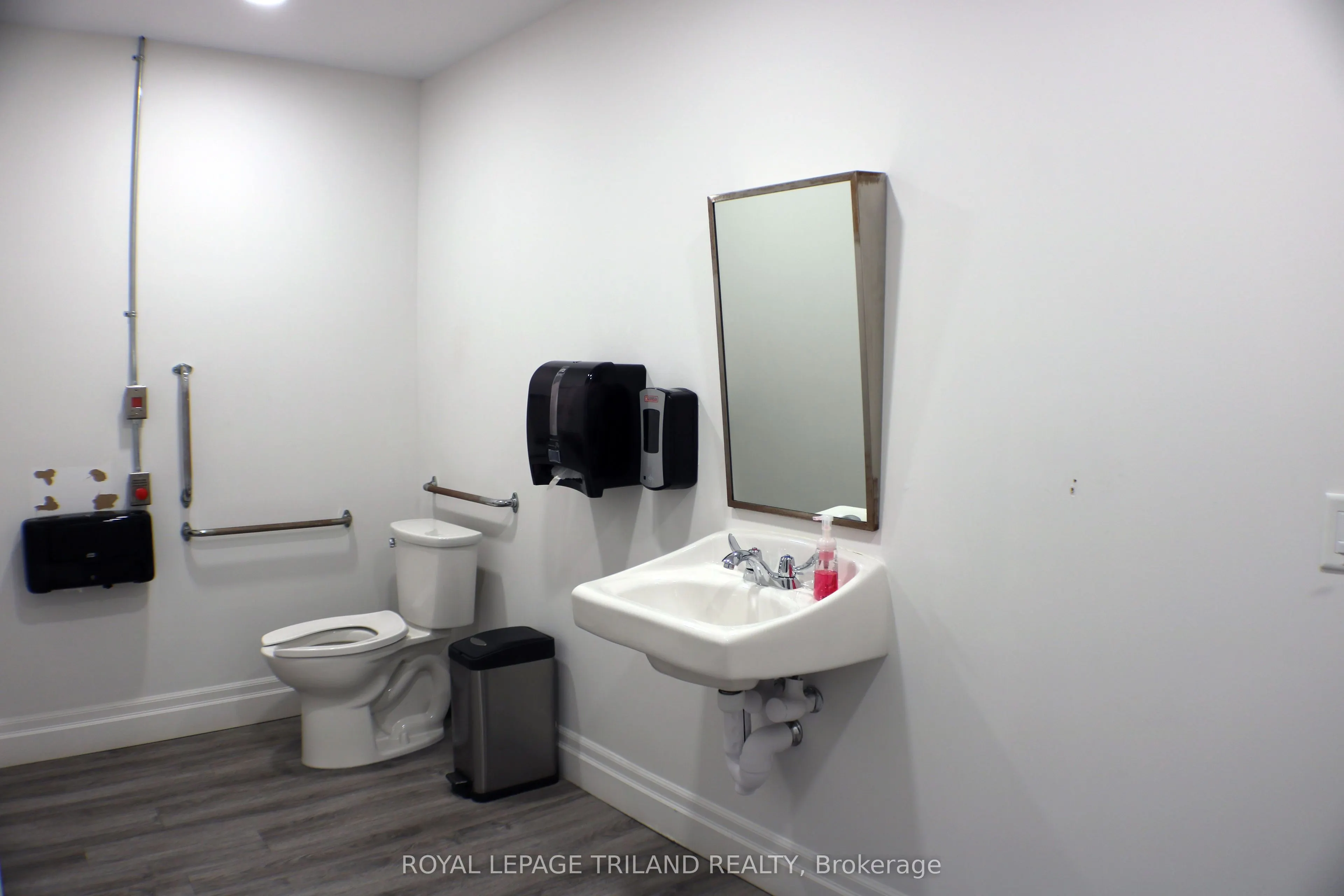 613 Talbot Street, #102-103