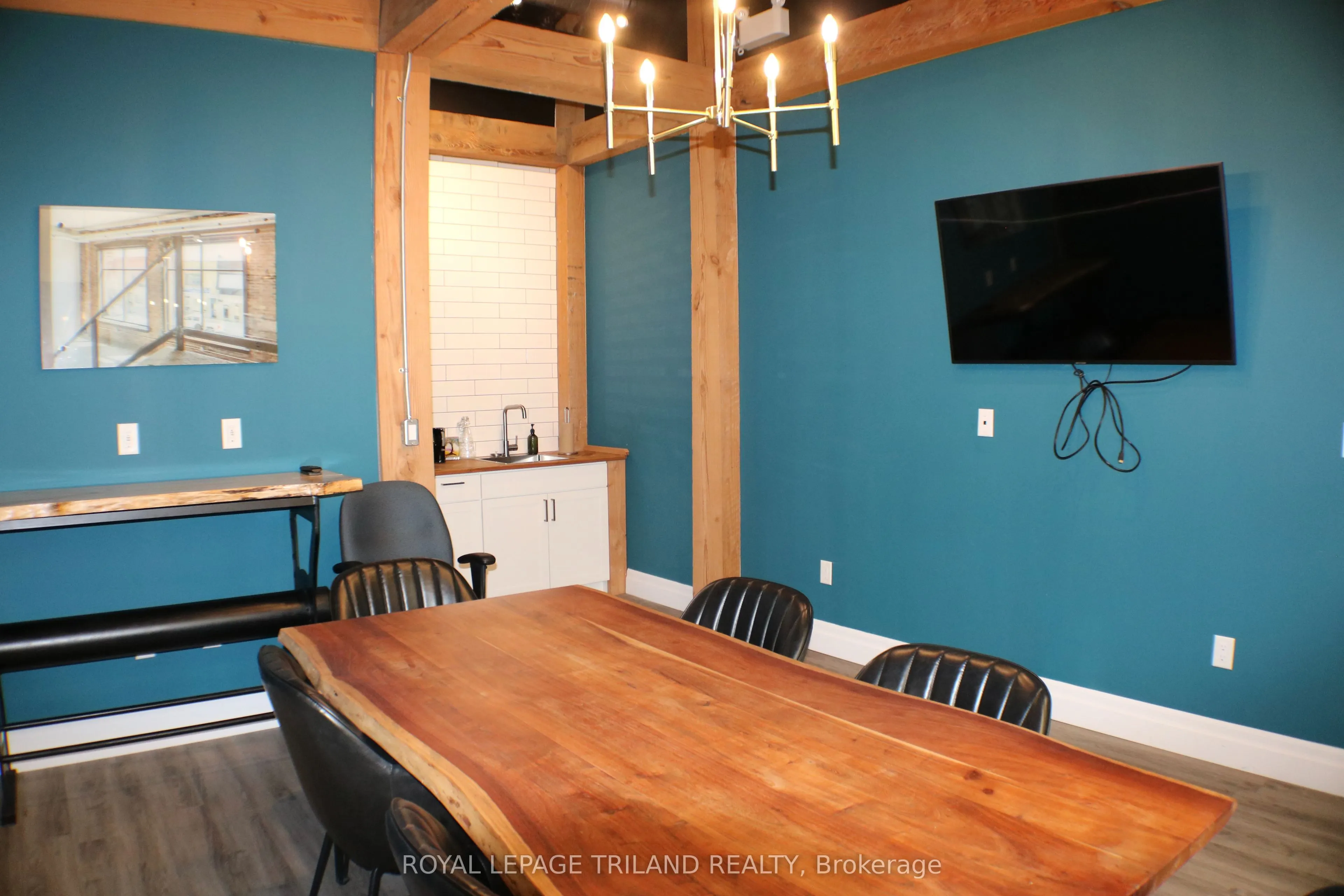 613 Talbot Street, #102-103