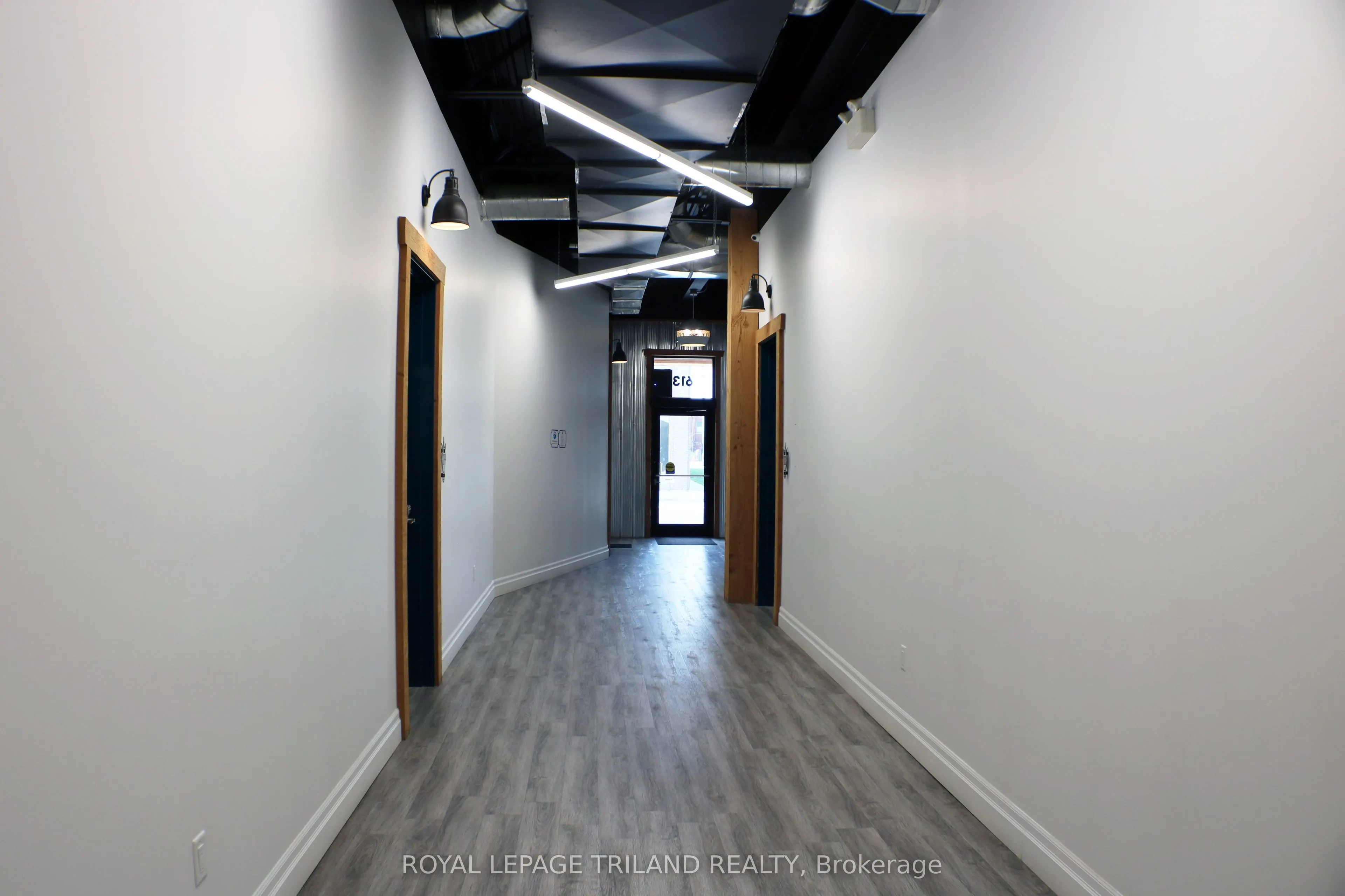 613 Talbot Street, #102-103