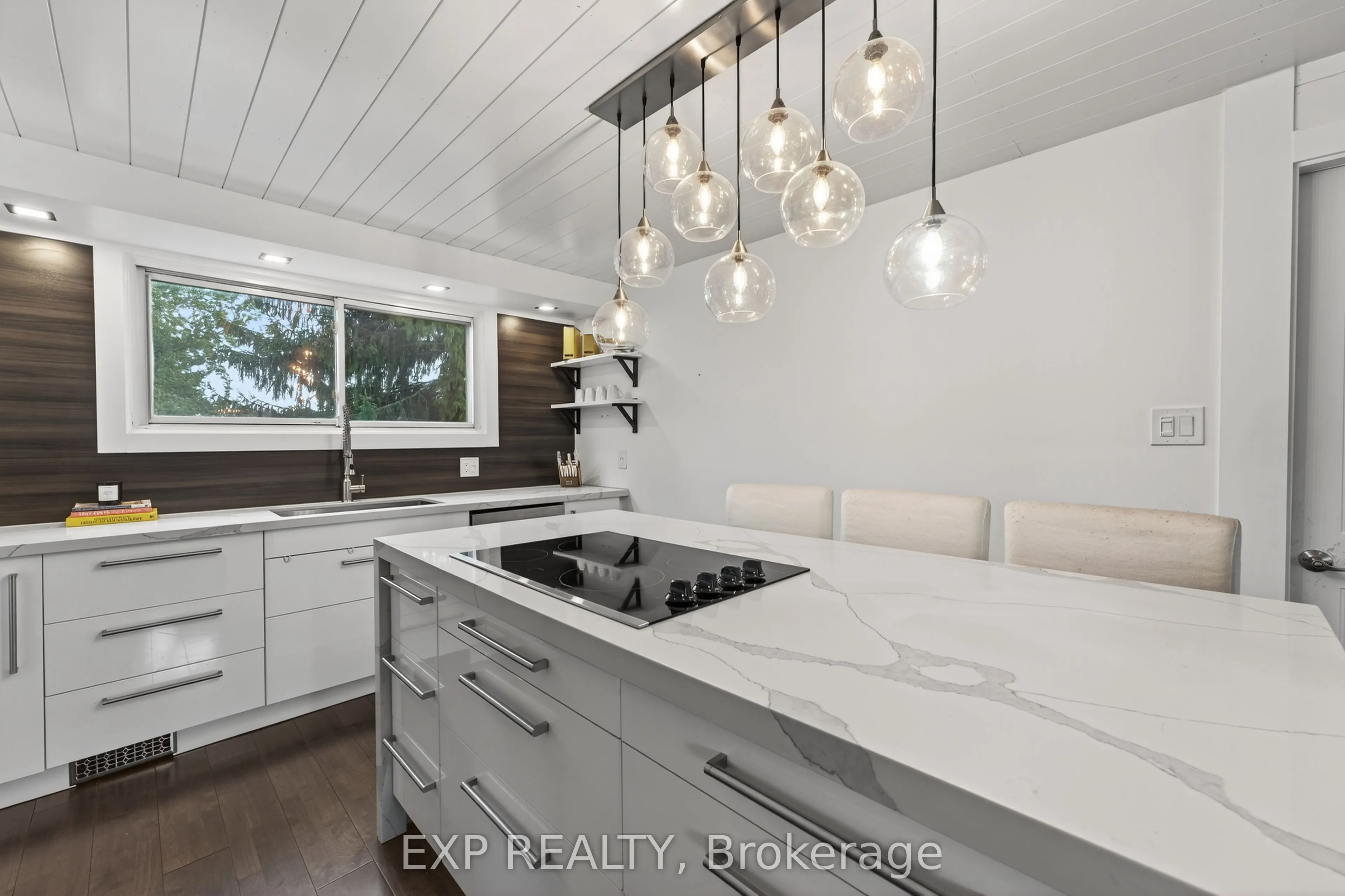 12 Sunset Crescent