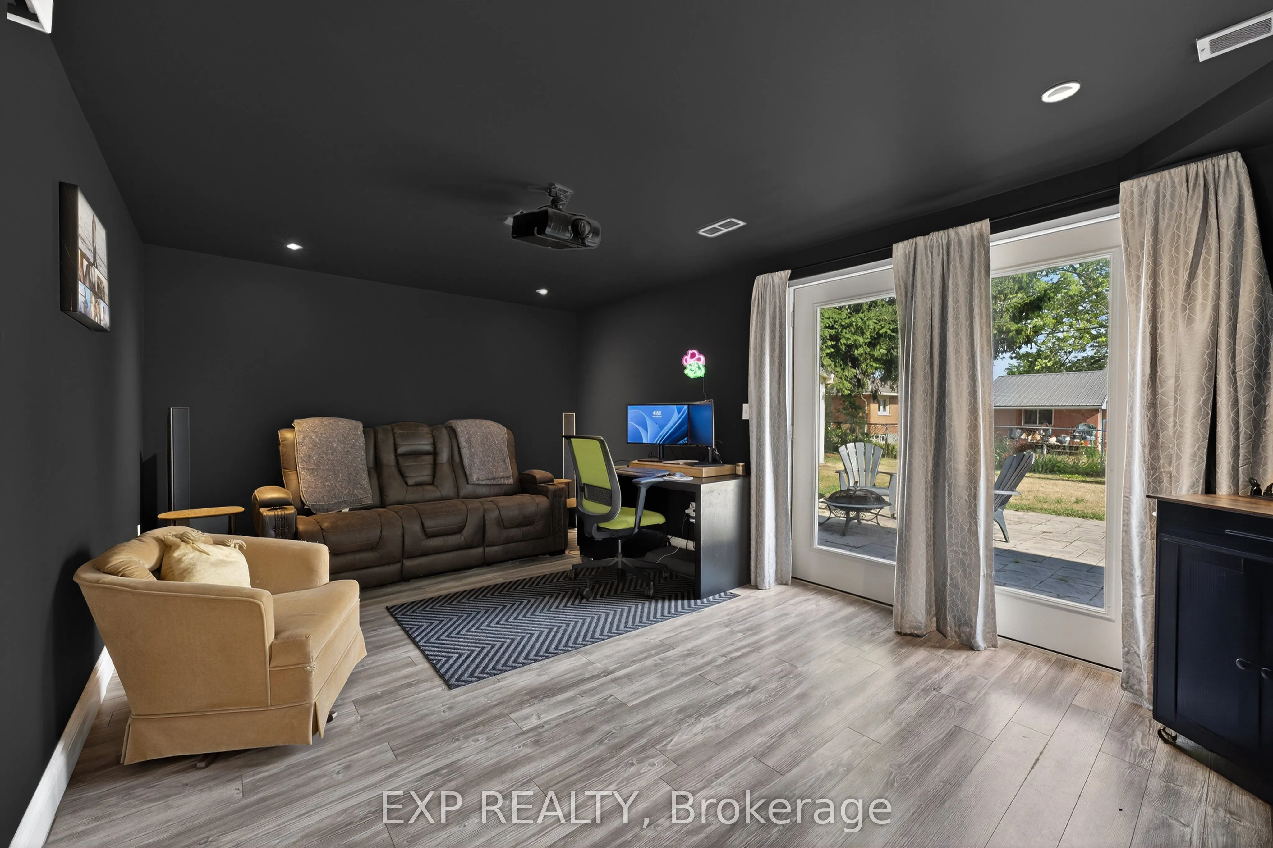 12 Sunset Crescent