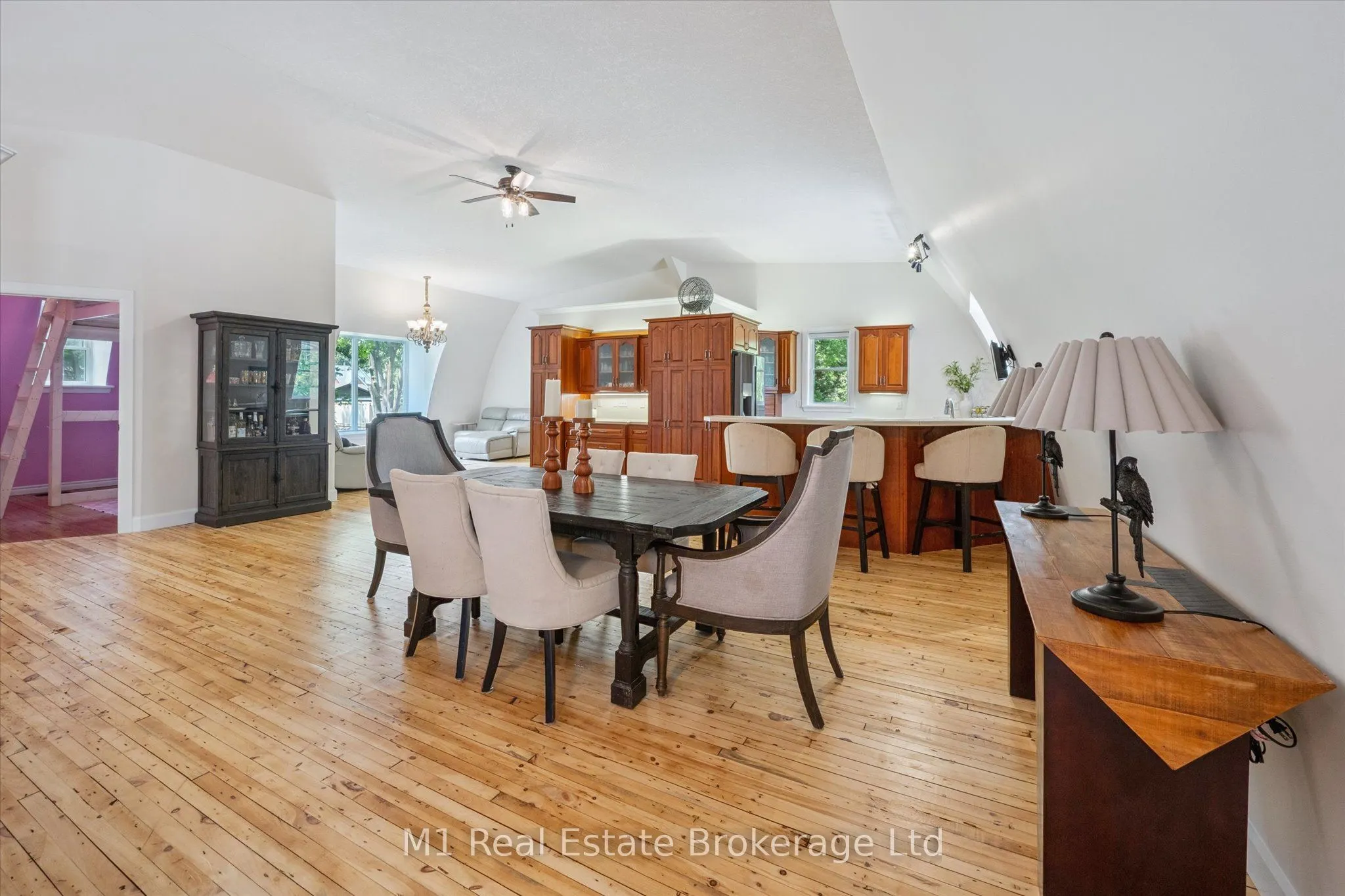 128 Wellington Road 7 Road