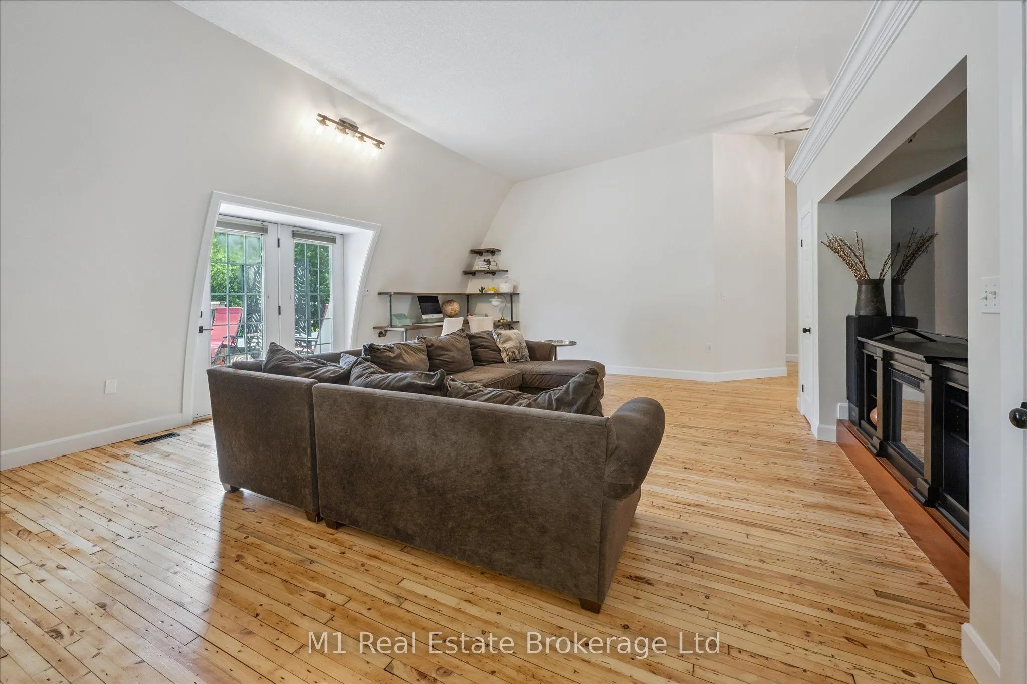 128 Wellington Road 7 Road