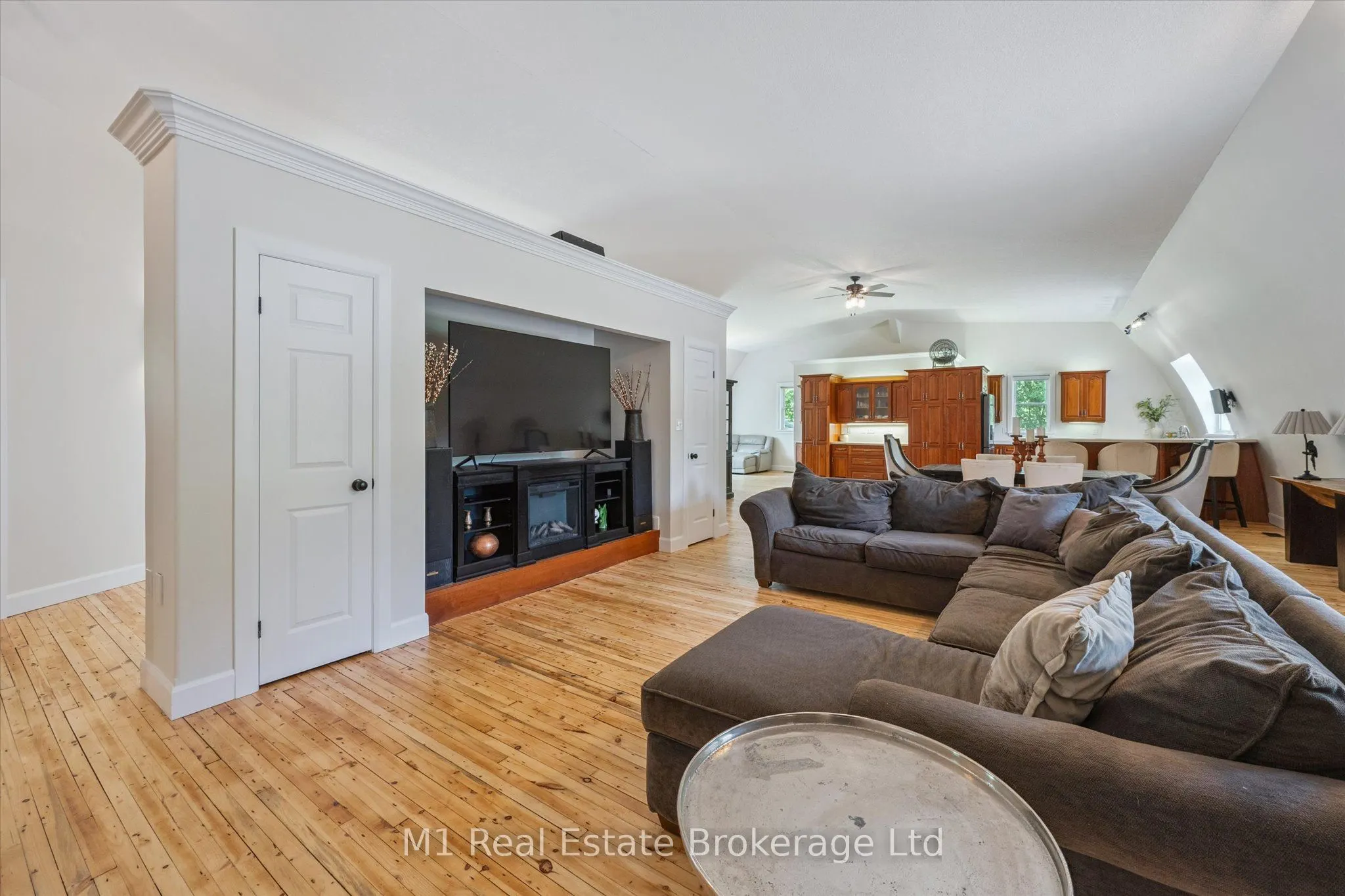 128 Wellington Road 7 Road