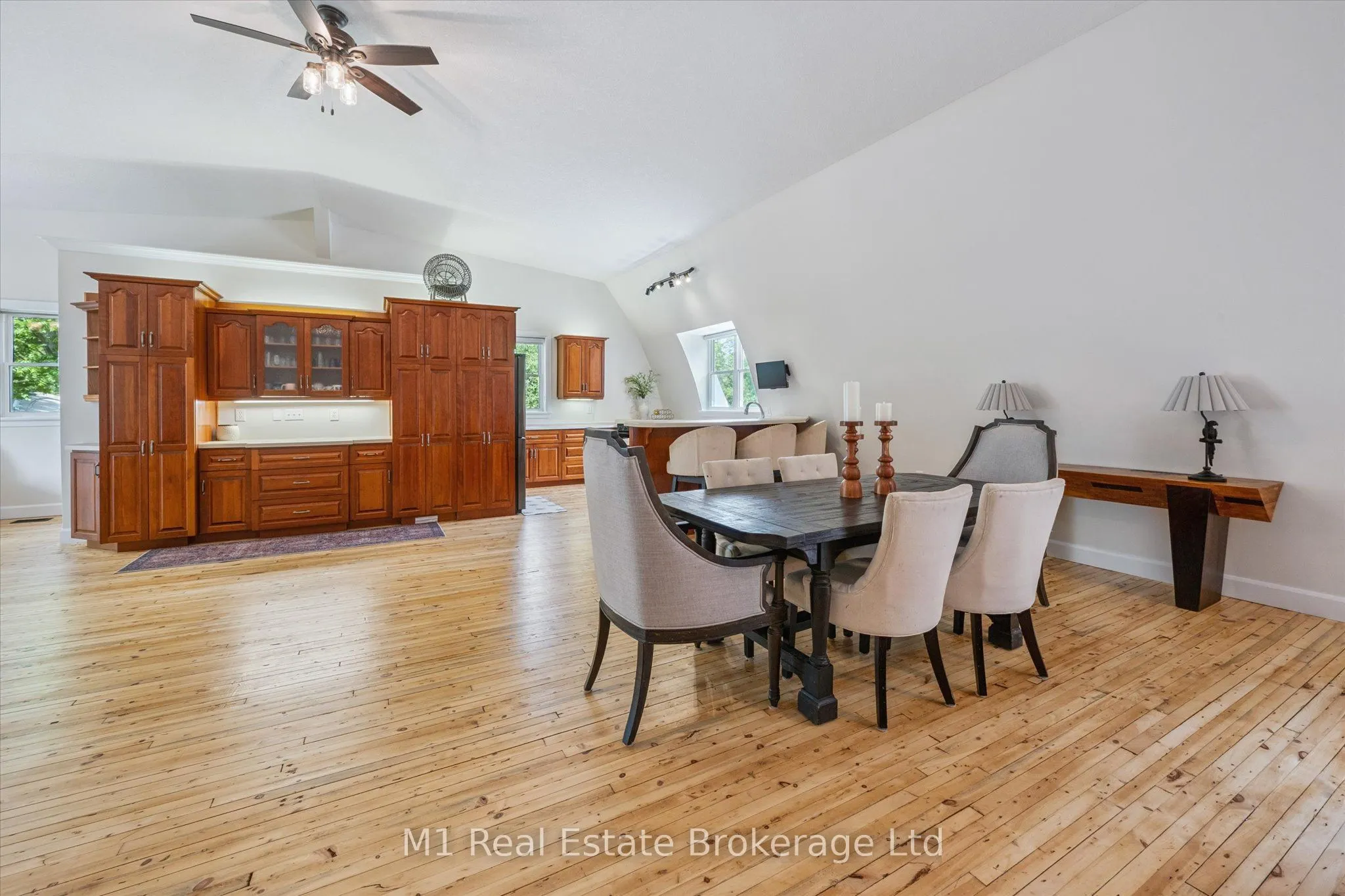 128 Wellington Road 7 Road