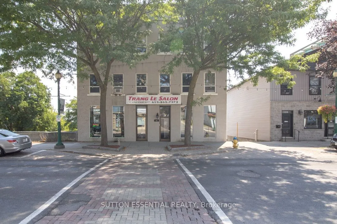 27 King Street E