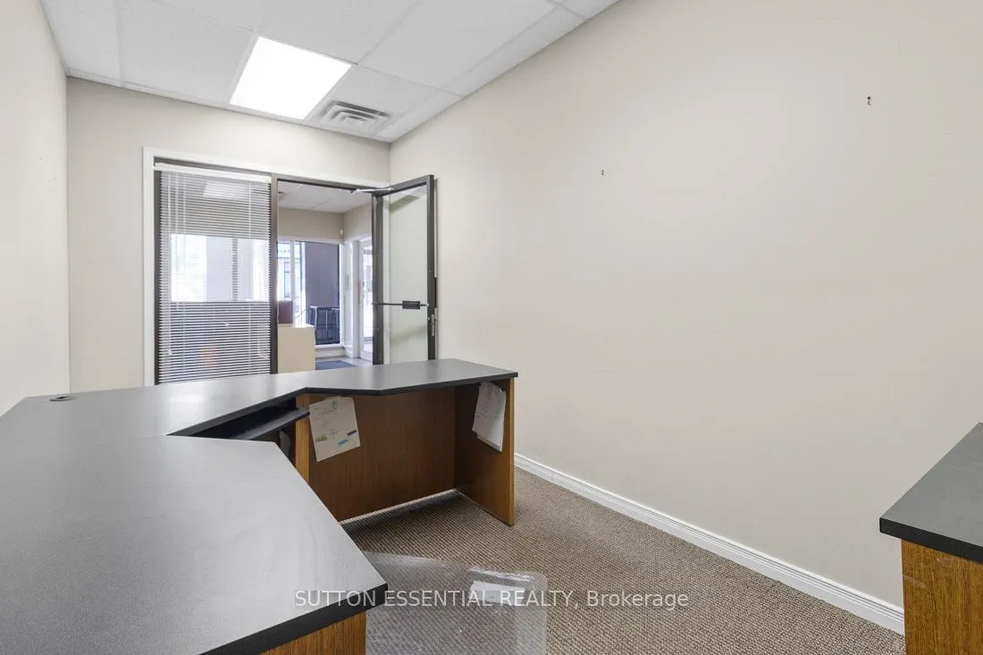 27 King Street E
