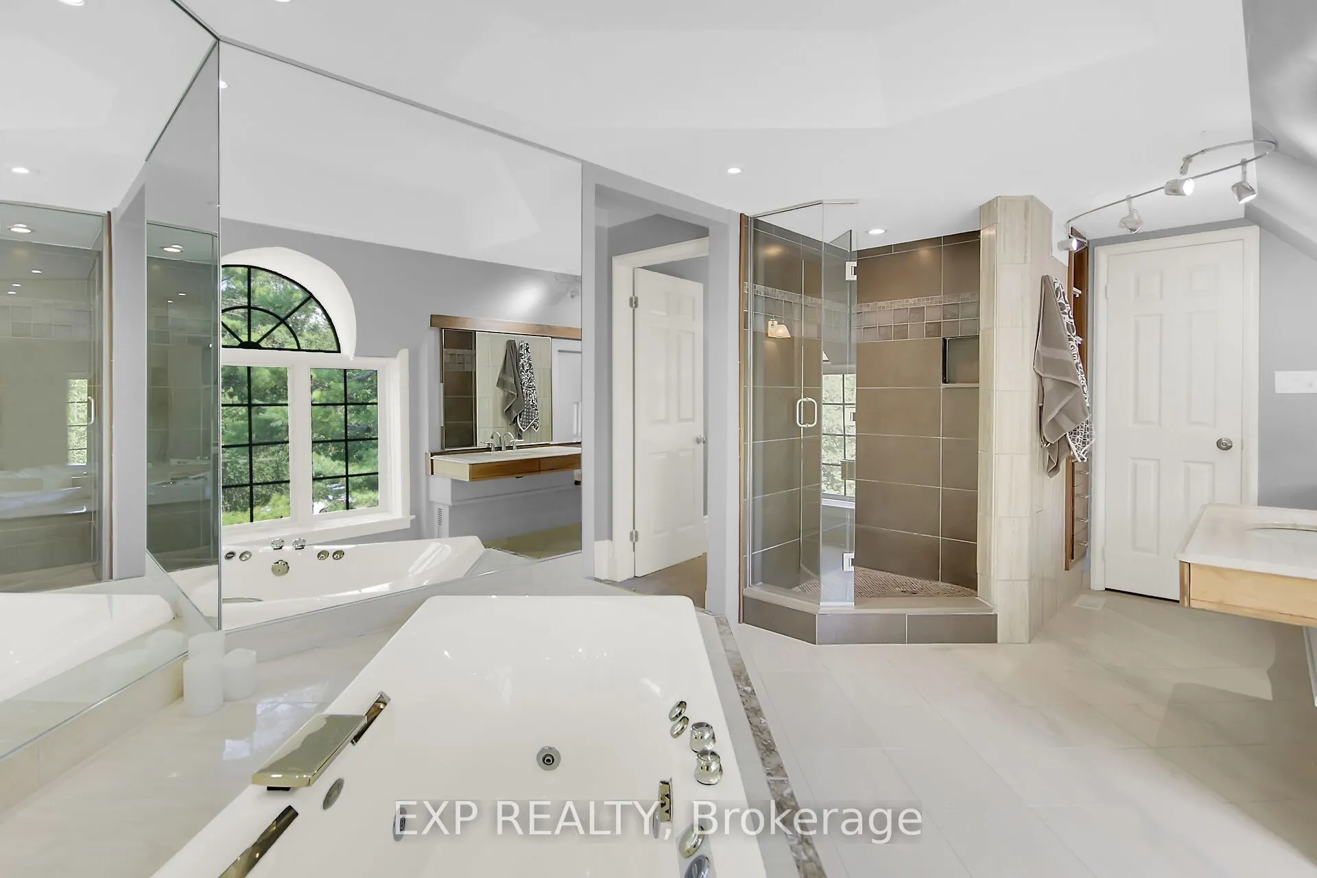 3554 Vaughan Side Road