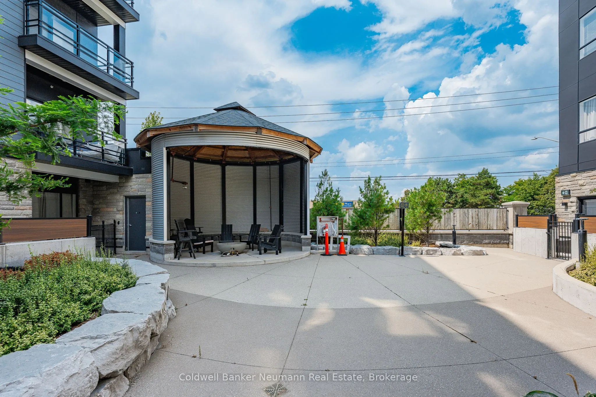 247 Northfield Drive E, #210