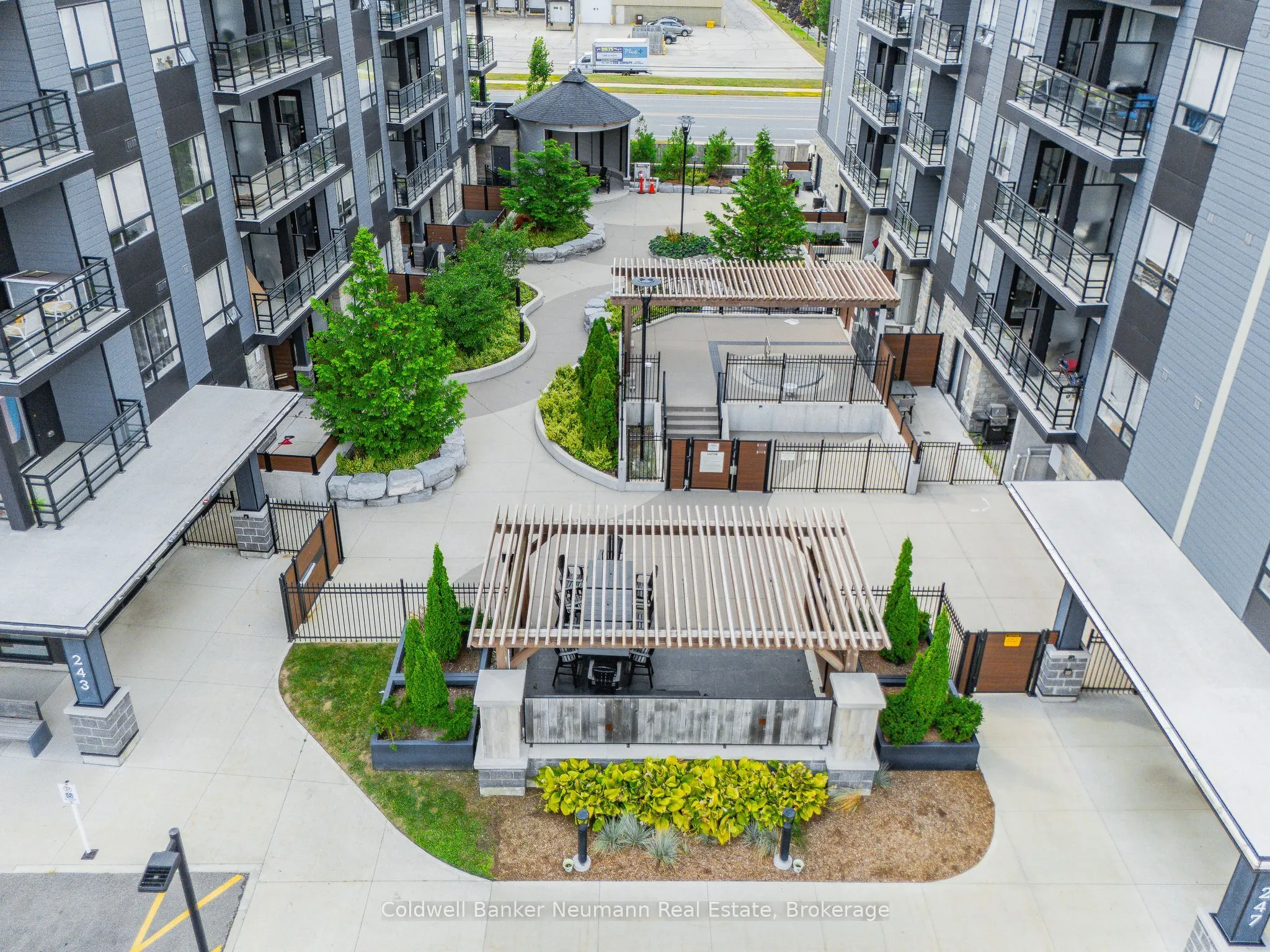 247 Northfield Drive E, #210