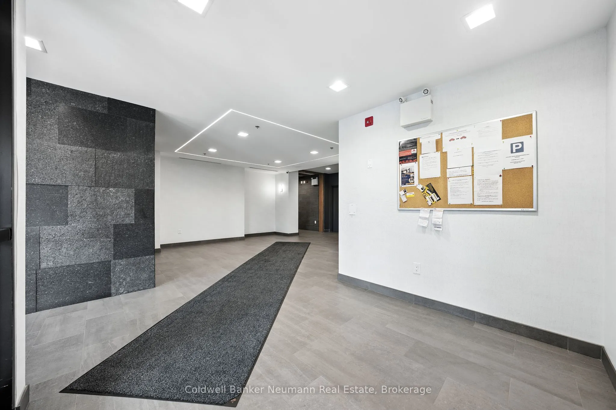 247 Northfield Drive E, #210