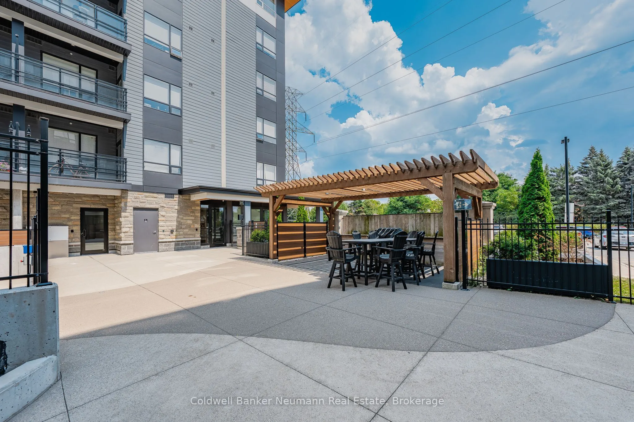 247 Northfield Drive E, #210