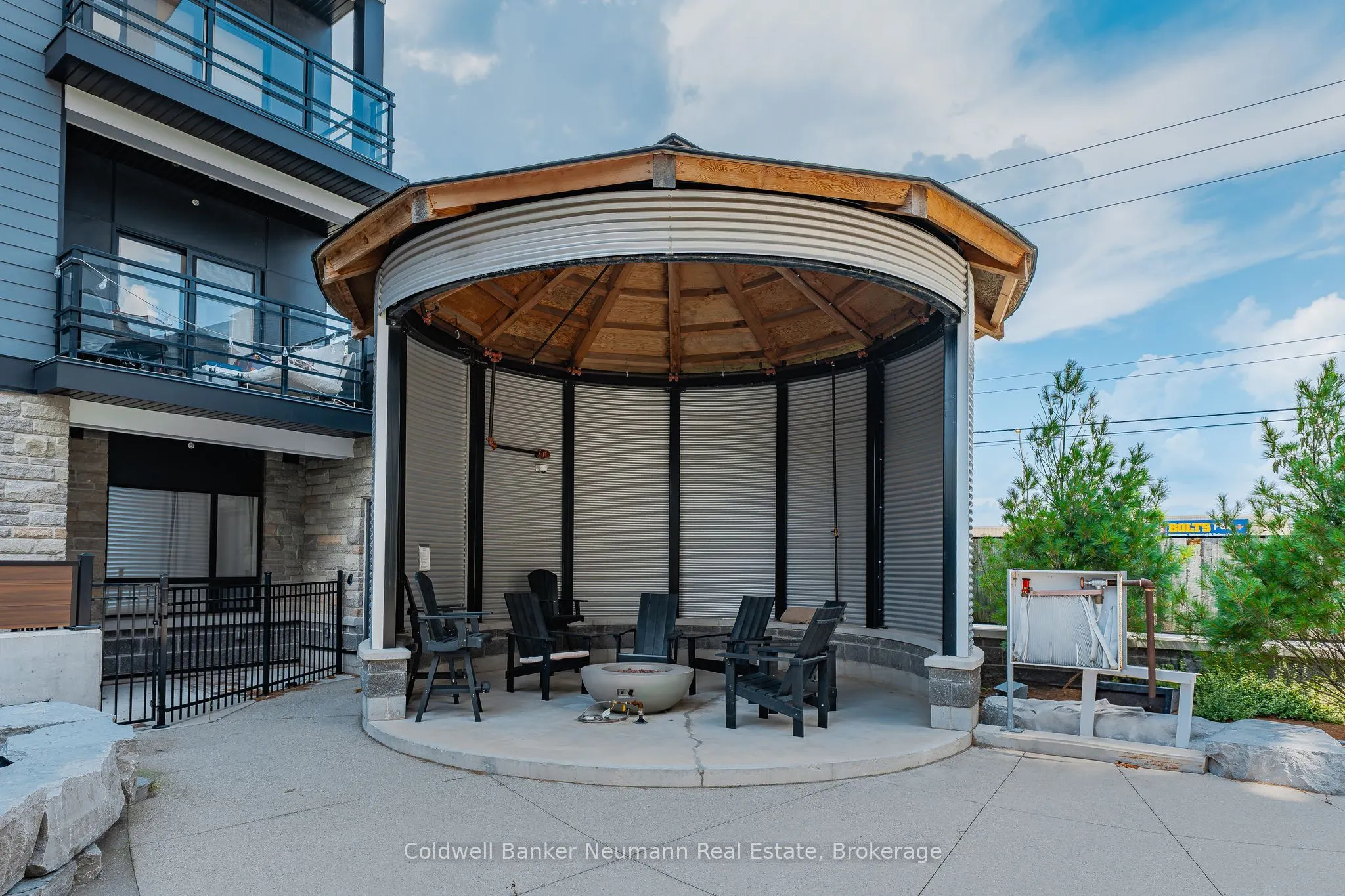 247 Northfield Drive E, #210