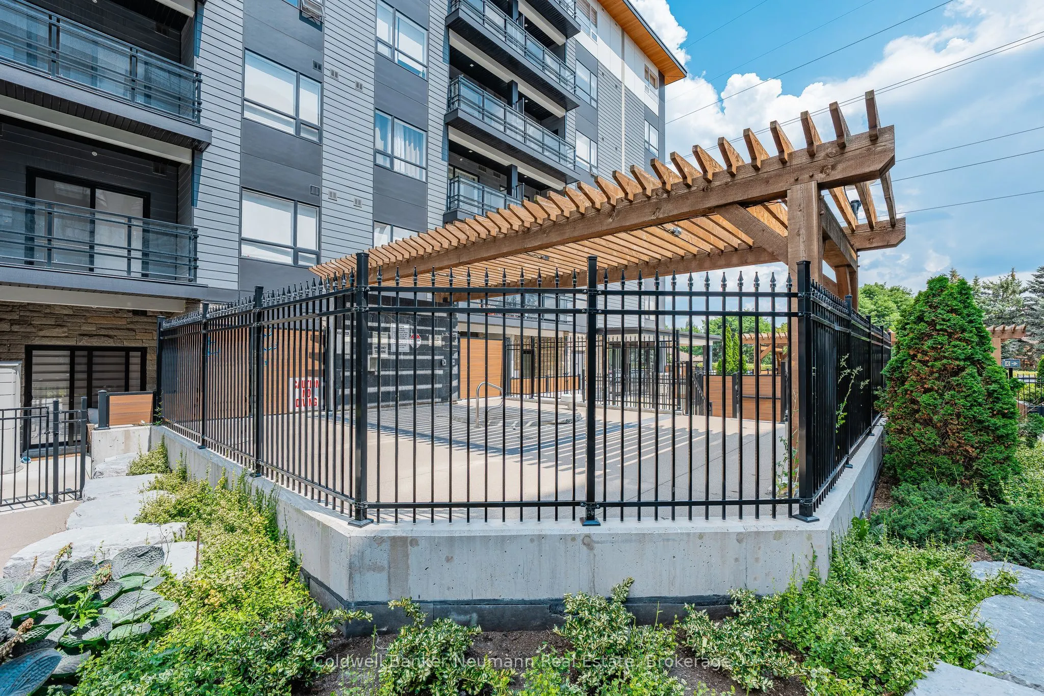 247 Northfield Drive E, #210