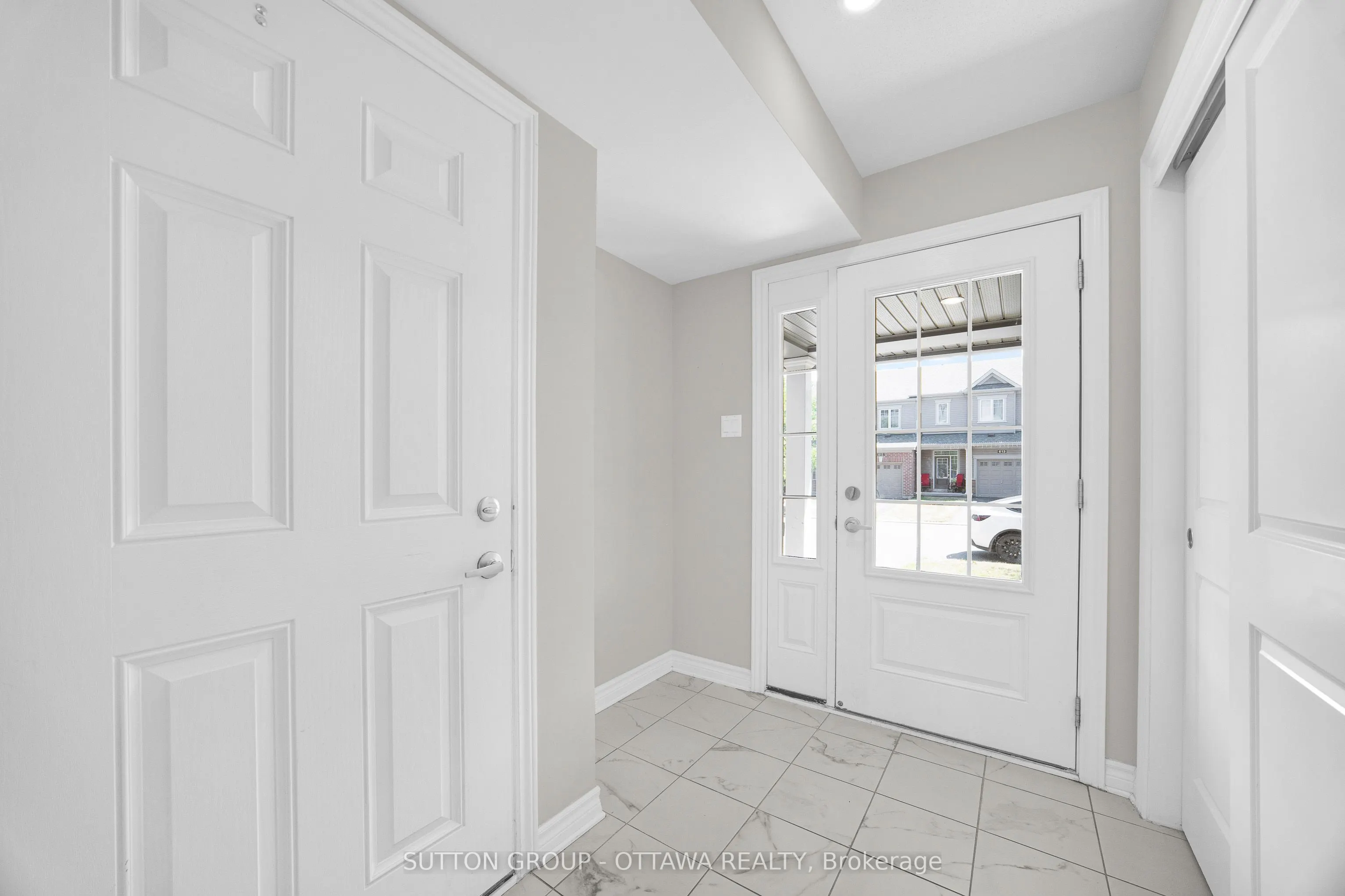 612 Lauraleaf Crescent