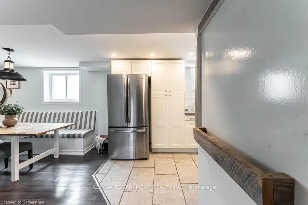 14 Yorkdale Crescent, ##B